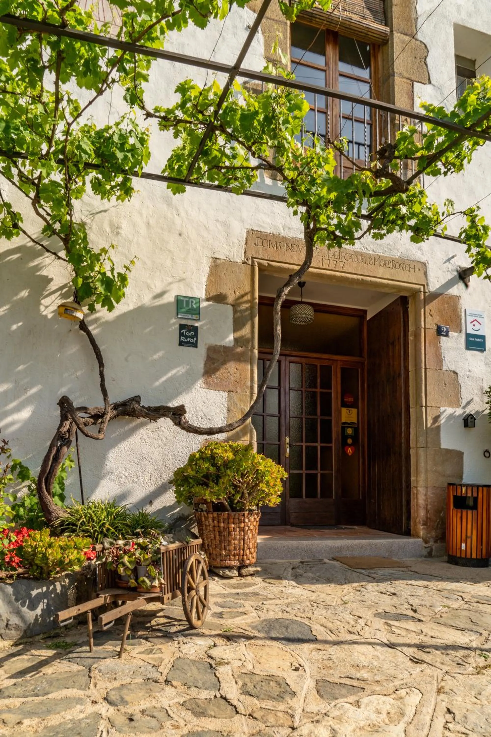 Facade/entrance in Can Rosich