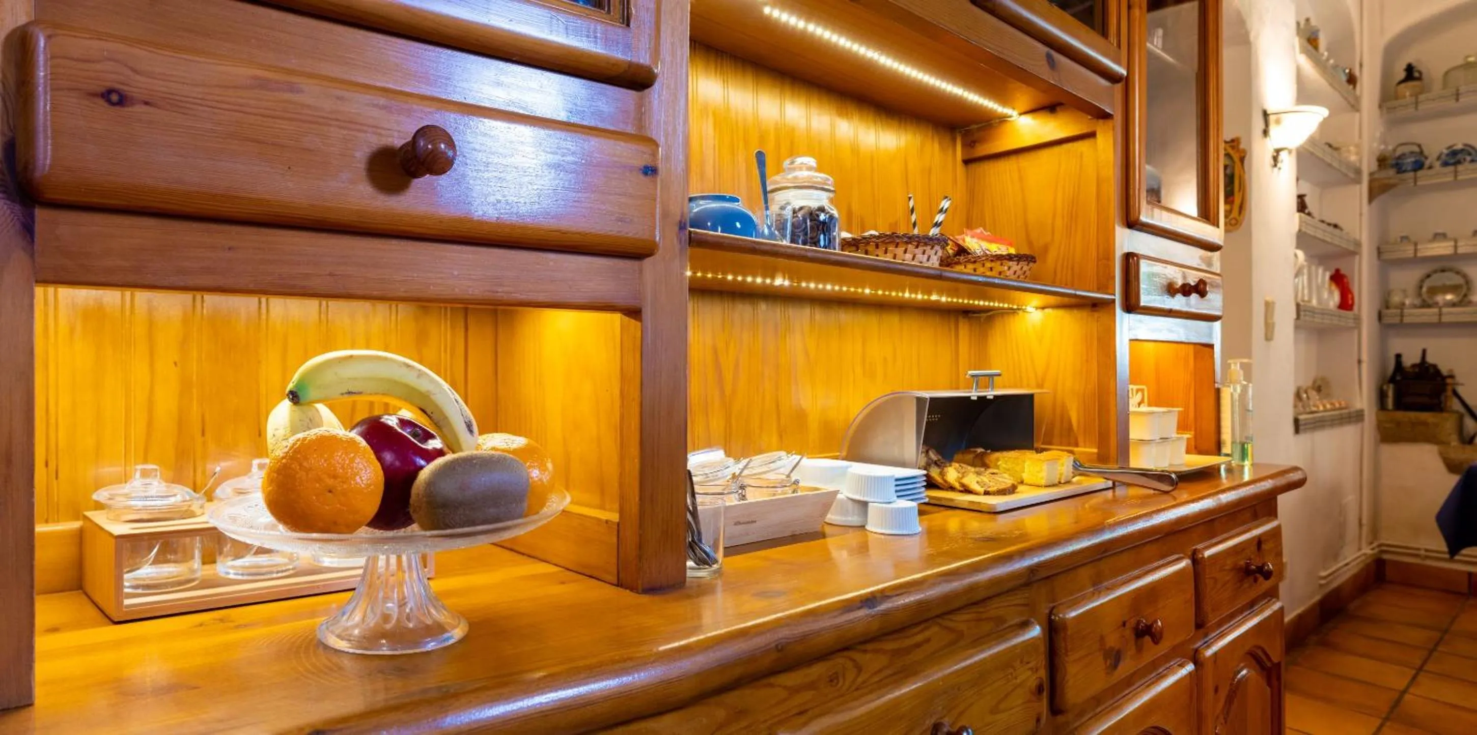 Restaurant/places to eat in Can Rosich