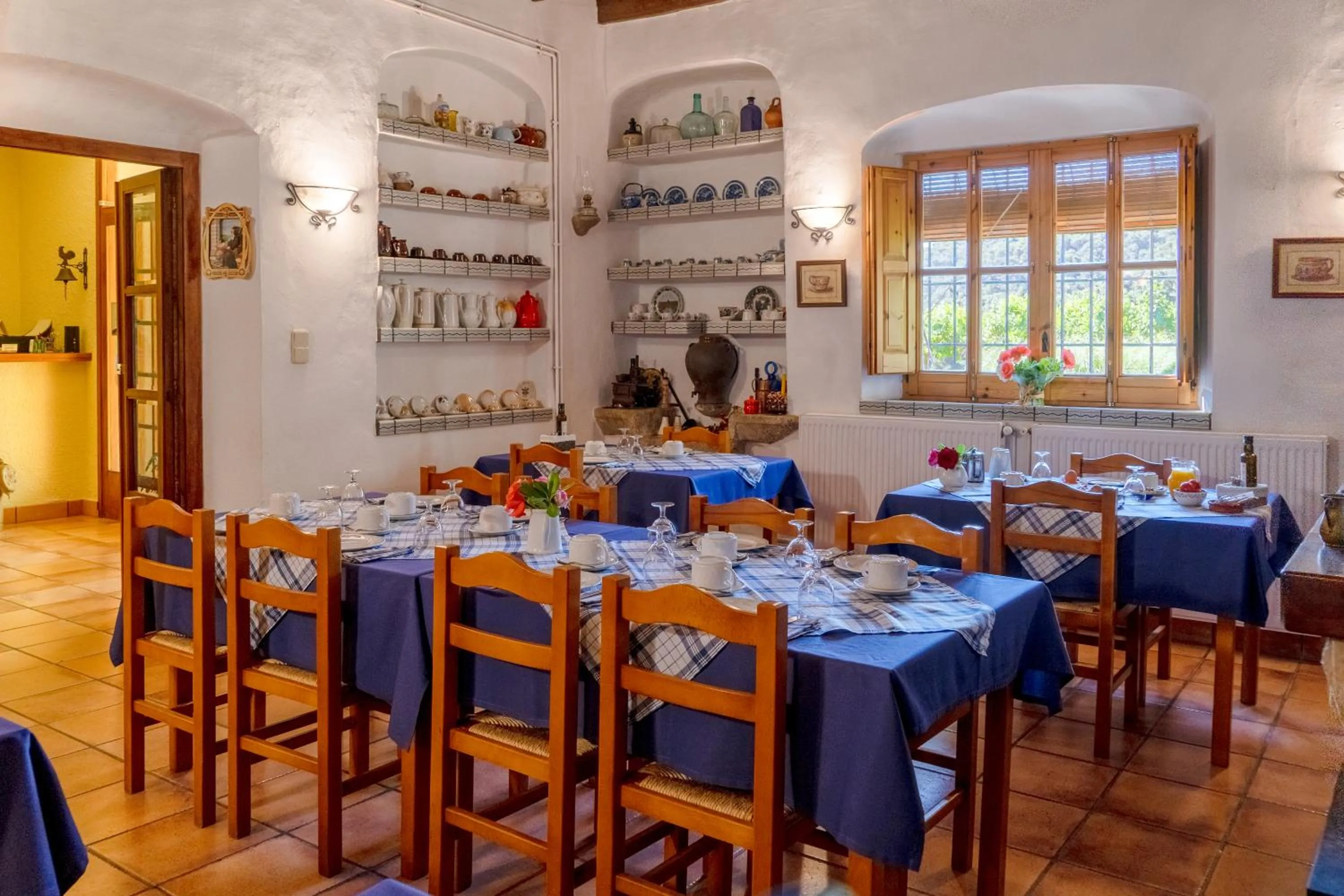 Restaurant/places to eat in Can Rosich