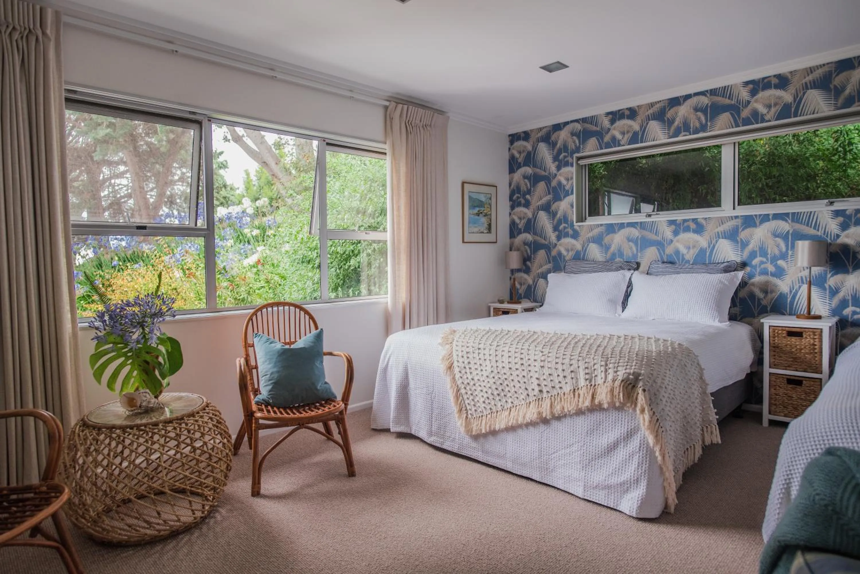 Bedroom, Bed in Seahurst Apartment