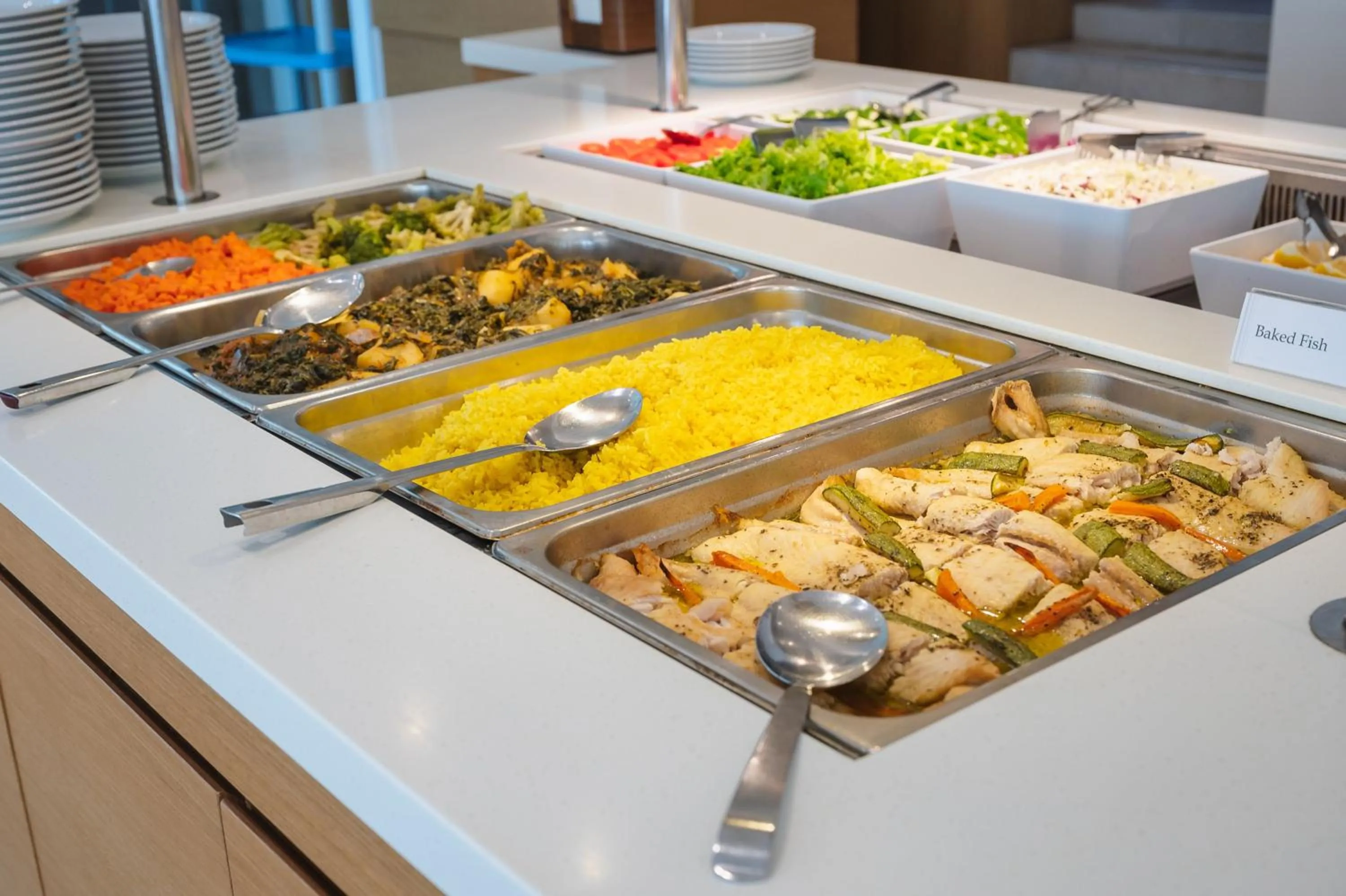 Restaurant/places to eat in Silver Beach Hotel & Apartments