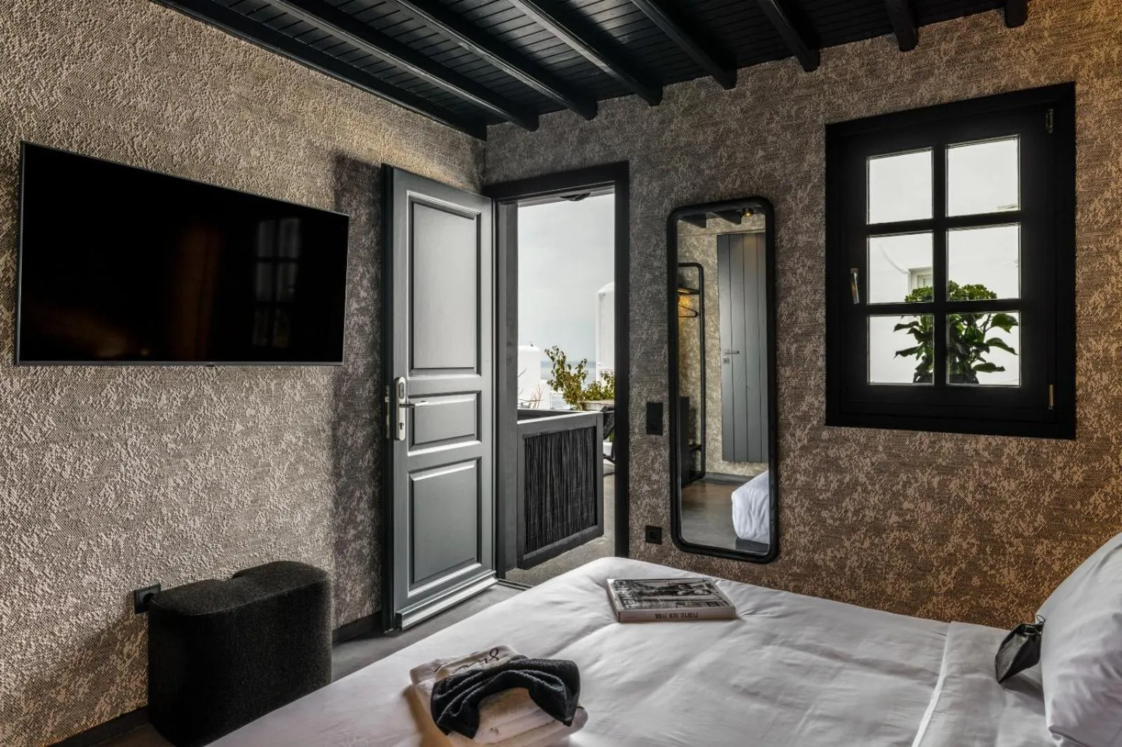 TV and multimedia, Bed in She Mykonos Boutique Hotel