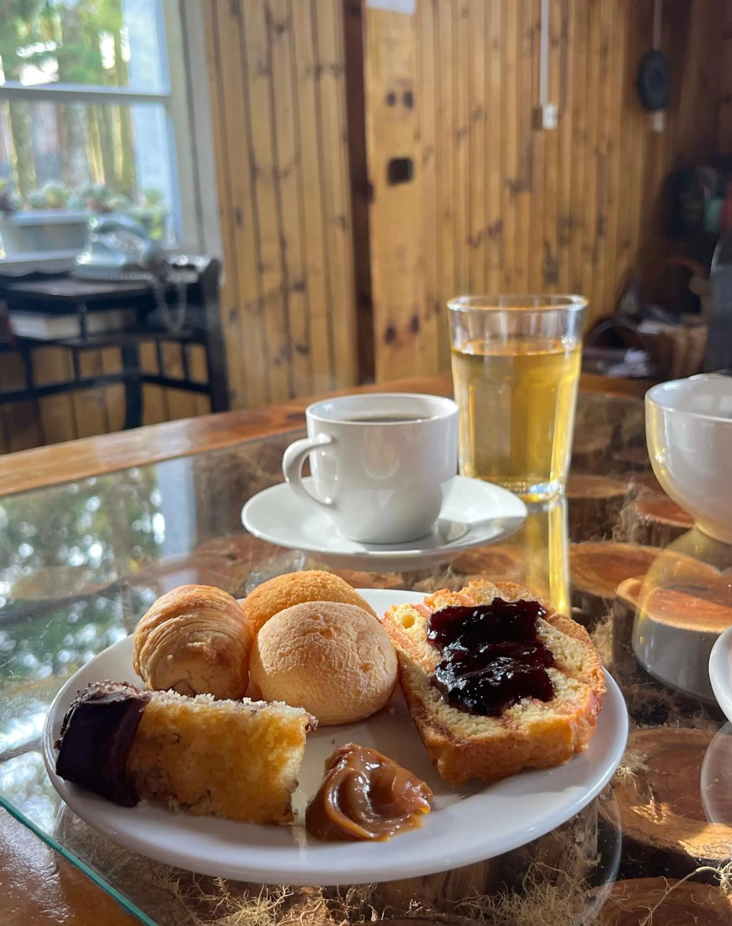 Breakfast in Pousada Recanto do Lago