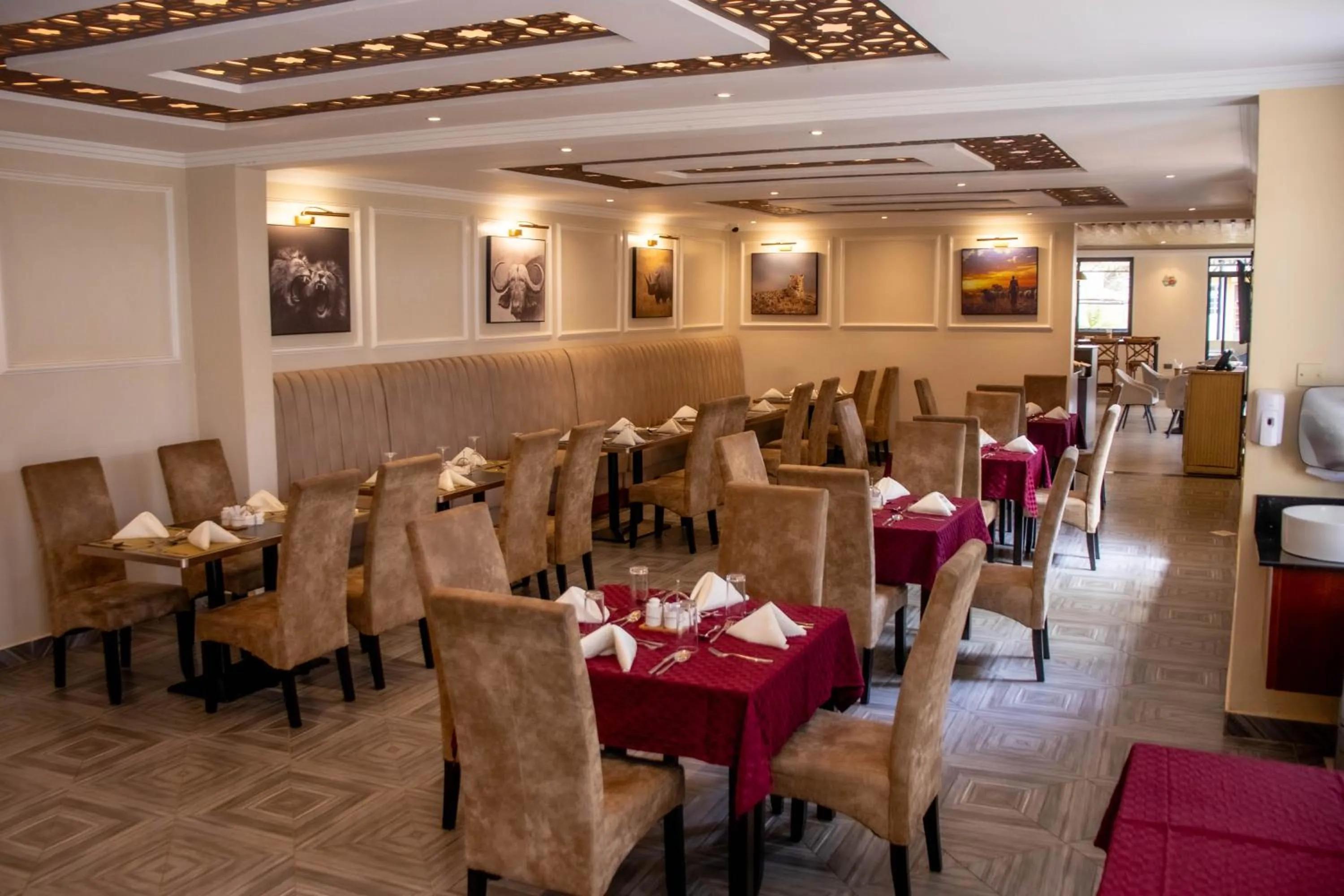 Restaurant/places to eat in Mara Frontier Hotel