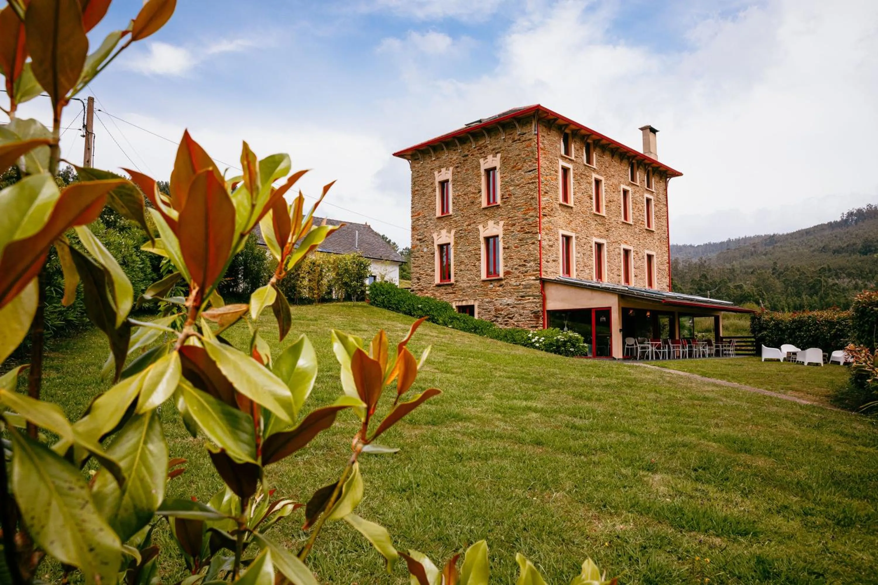 Property building in Hotel El Castaño Dormilón