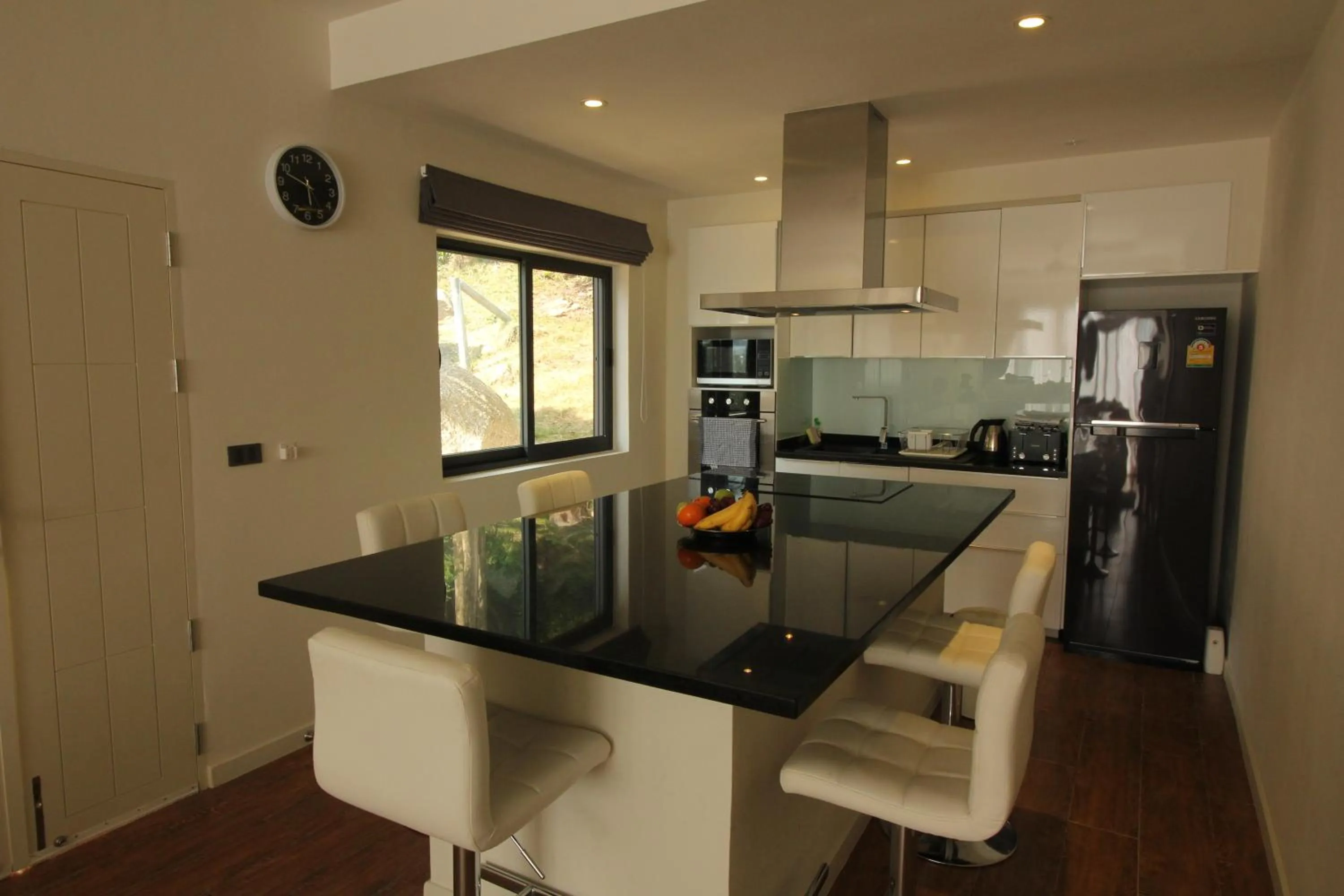 Kitchen or kitchenette in Baan Seaview Holiday Villas