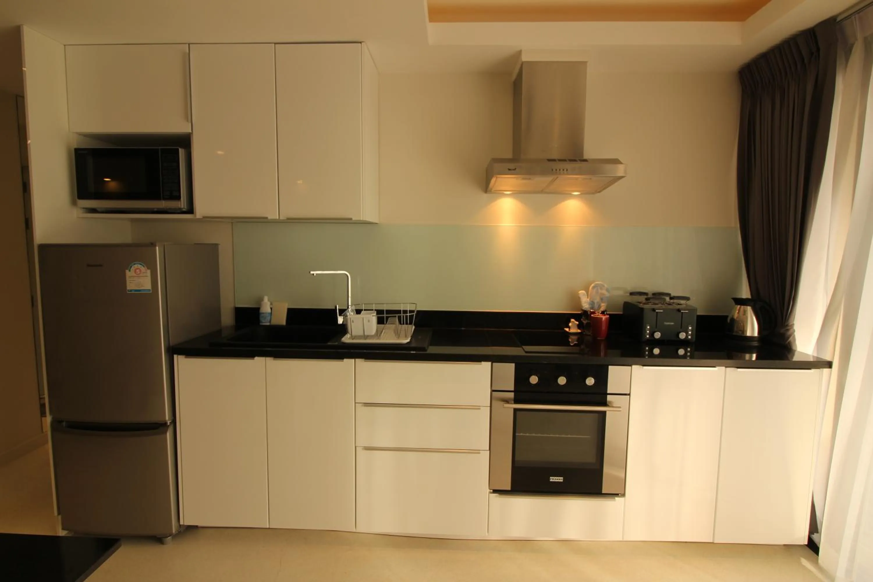 Kitchen or kitchenette in Baan Seaview Holiday Villas