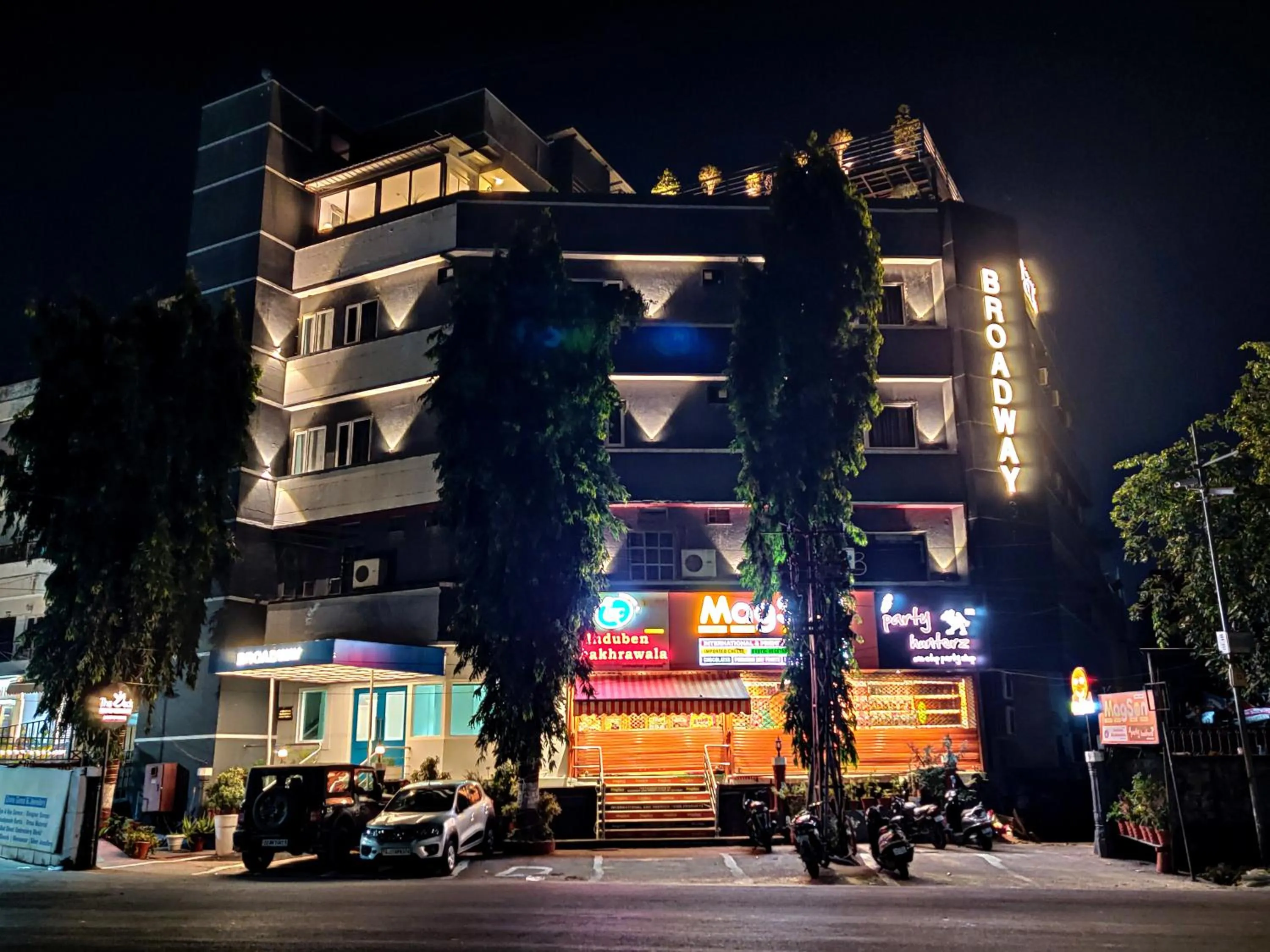 Property building in Hotel Broadway Udaipur