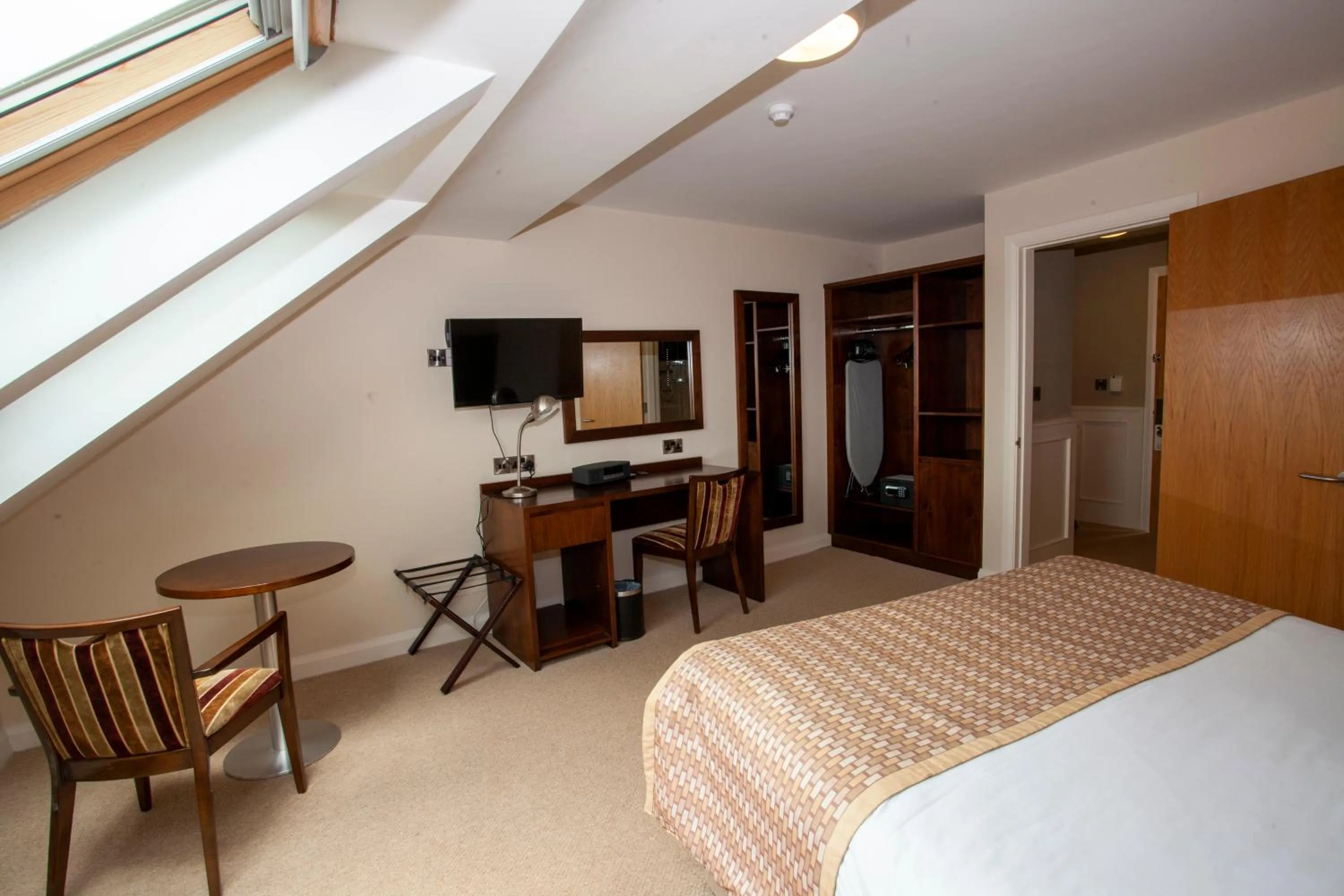 Bed in Strandhill Lodge and Suites Boutique Hotel