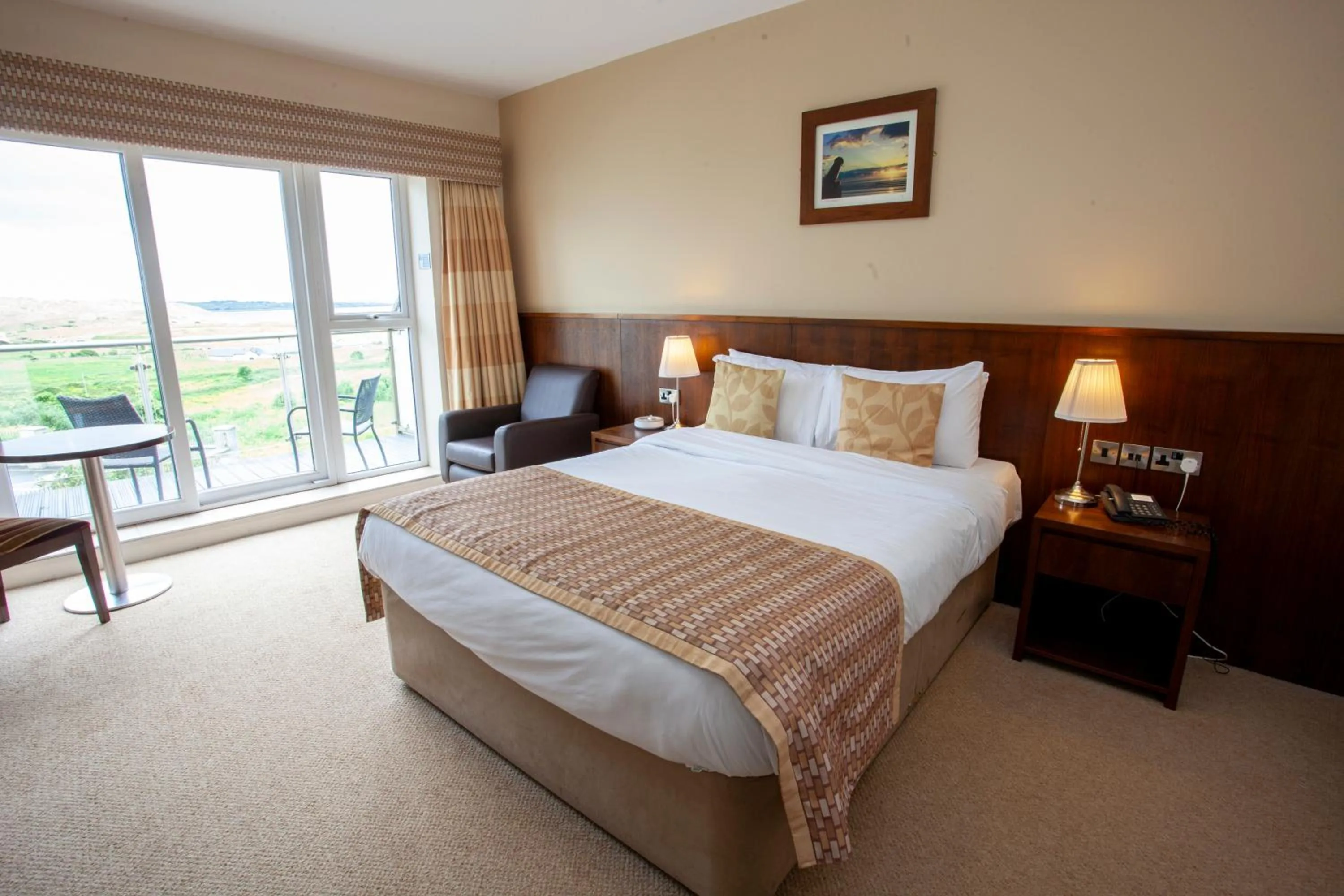 Bed in Strandhill Lodge and Suites Boutique Hotel