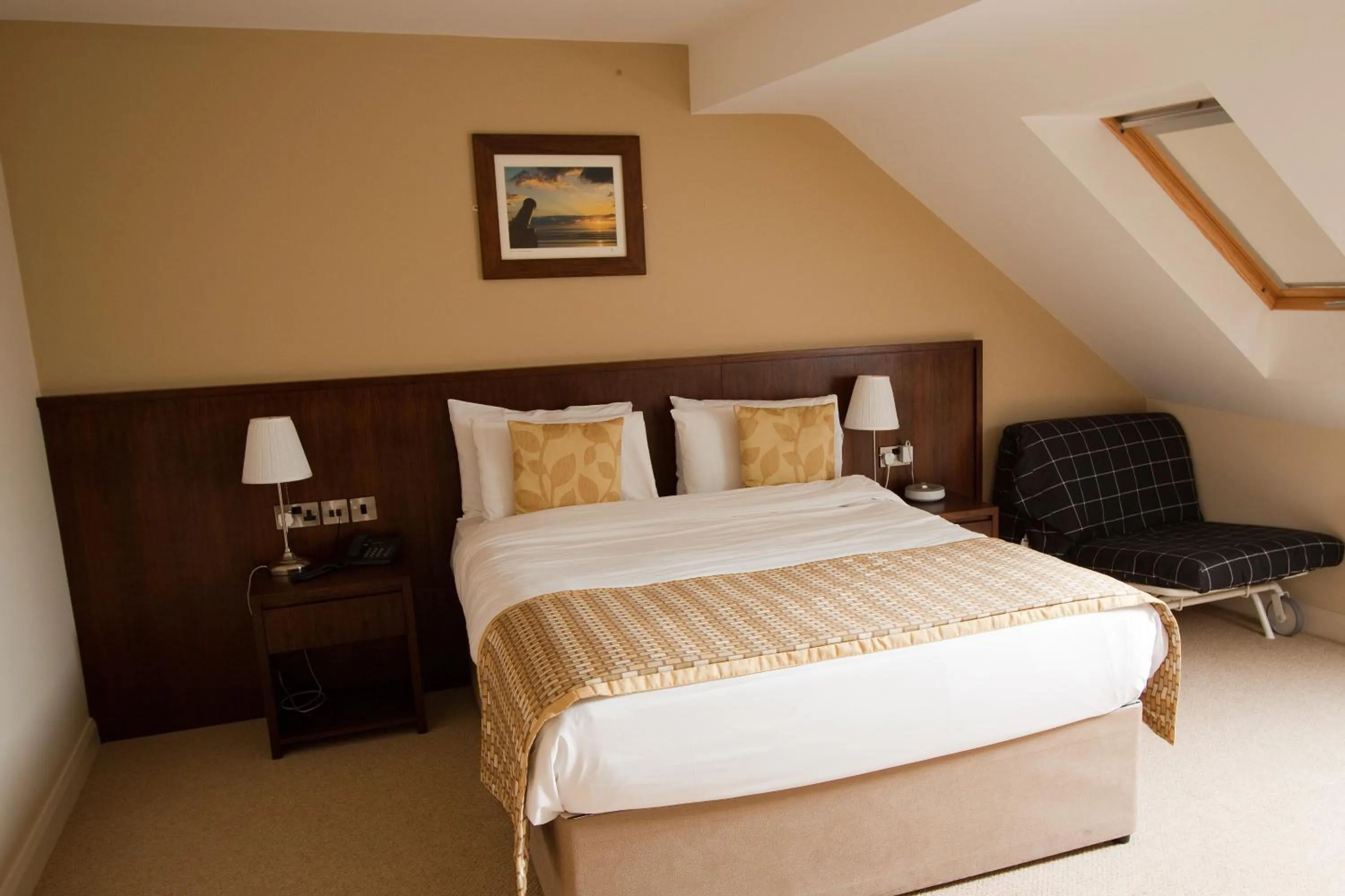 Photo of the whole room, Bed in Strandhill Lodge and Suites Boutique Hotel