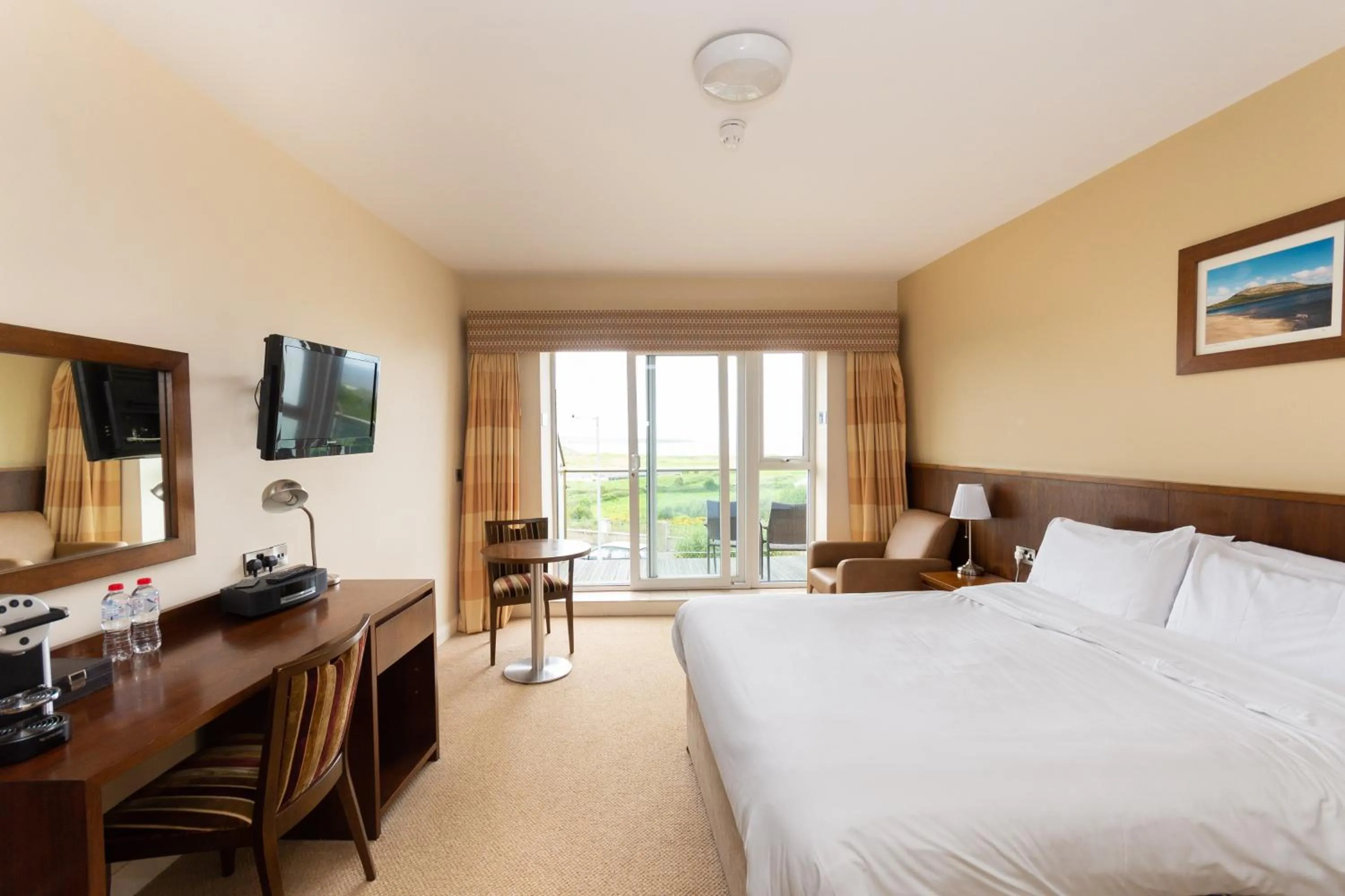Bed in Strandhill Lodge and Suites Boutique Hotel