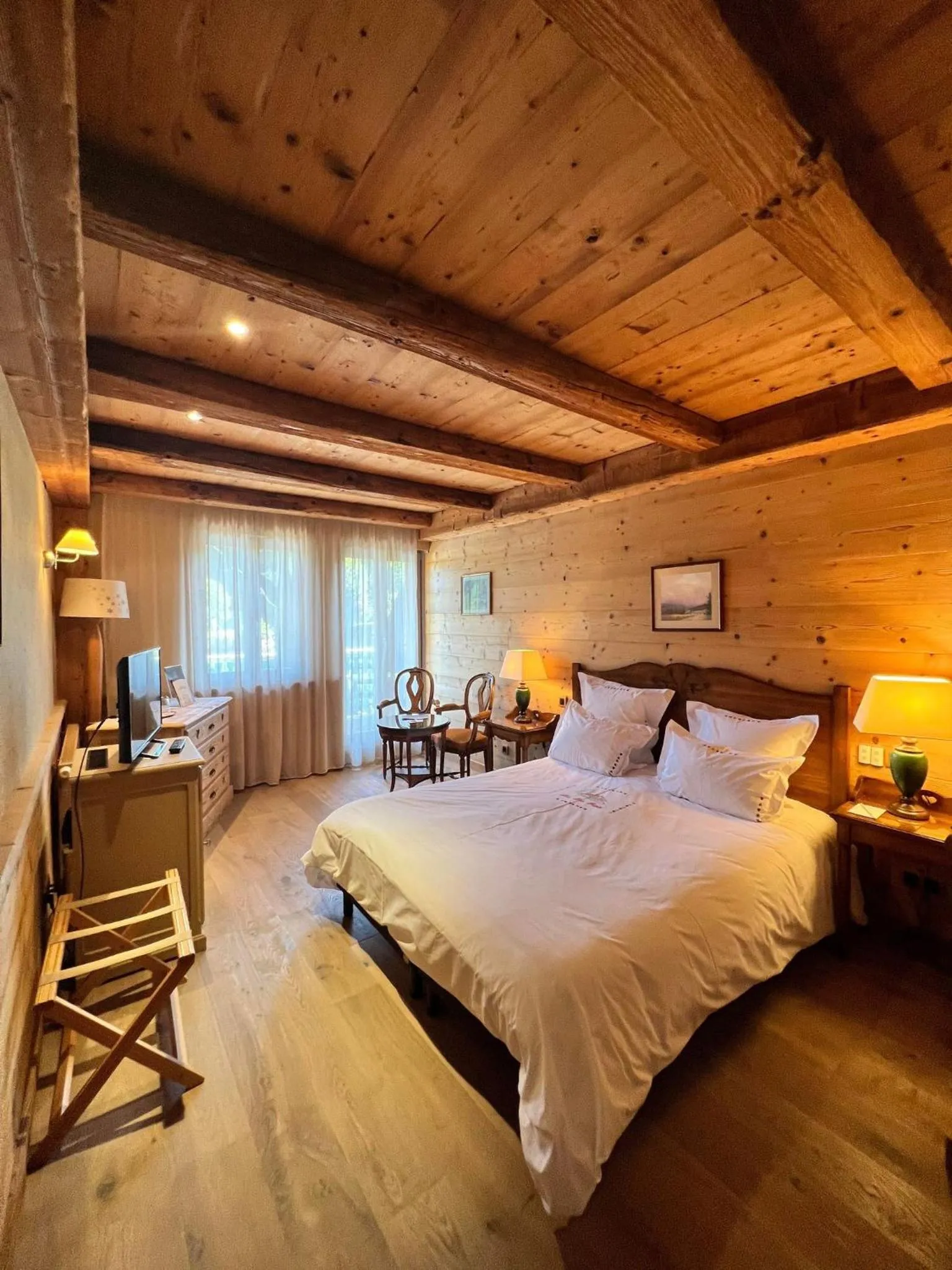 Photo of the whole room, Bed in Hôtel-Restaurant Les Bas-Rupts, Singuliers Hôtel