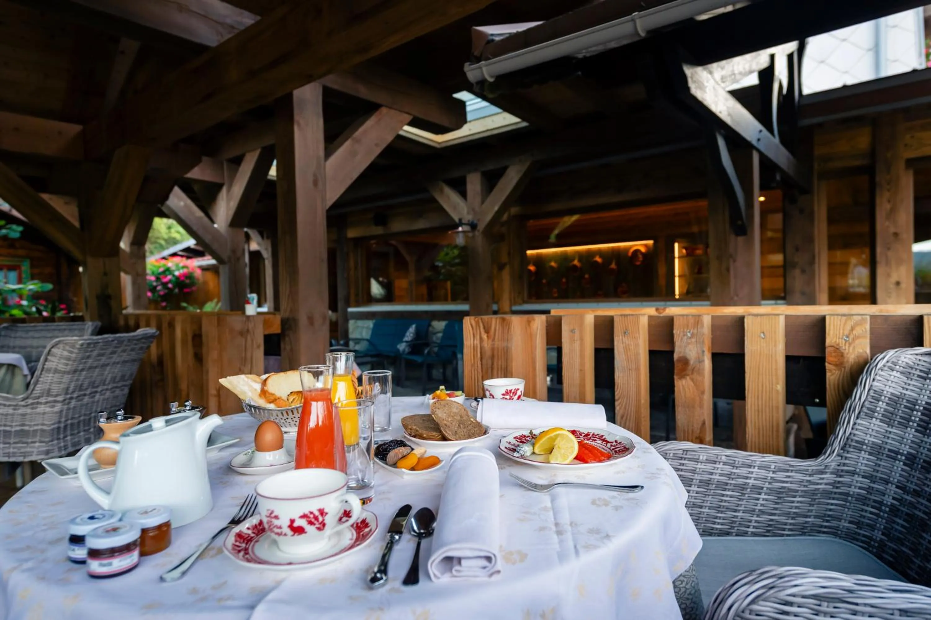 Breakfast in Hôtel-Restaurant Les Bas-Rupts, Singuliers Hôtel