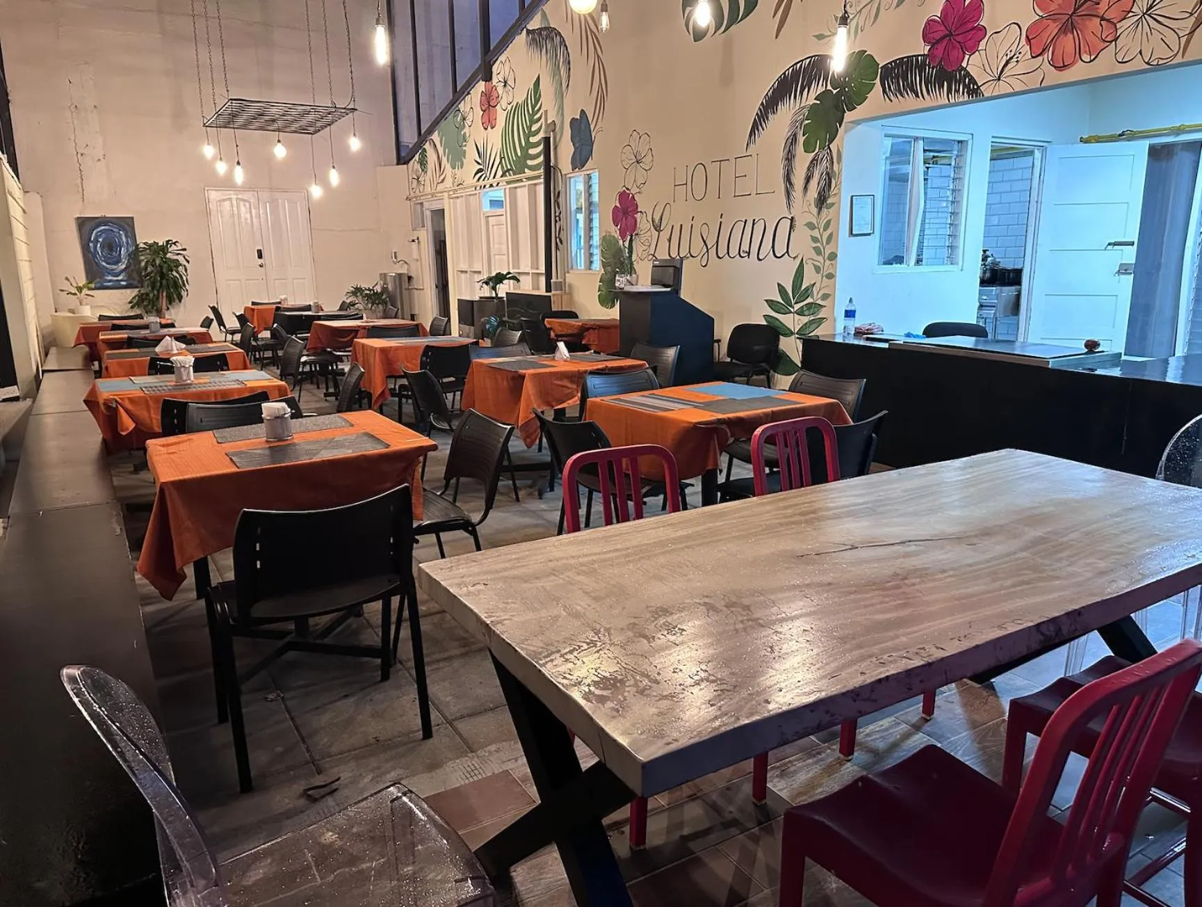 Restaurant/places to eat in Hotel Luisiana