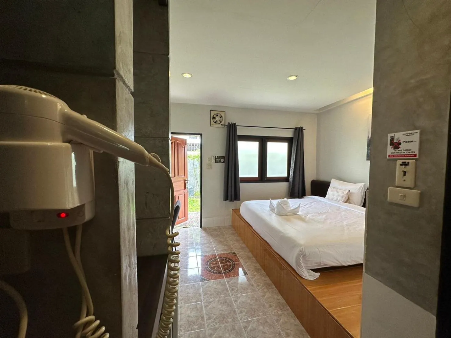 Property building, Bed in Baan Ma Feung GuestHouse