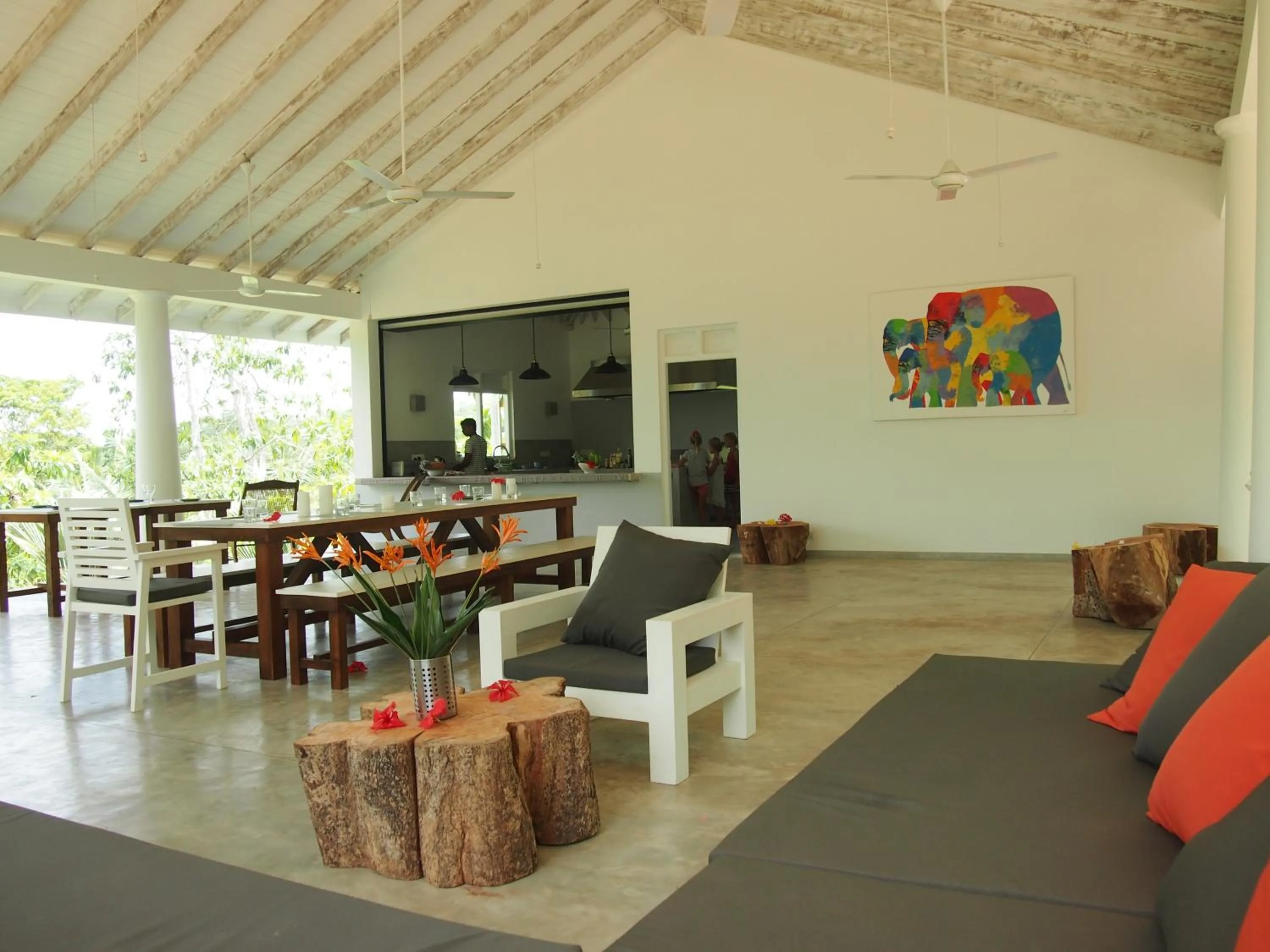 Restaurant/places to eat in Good Vibes Villas