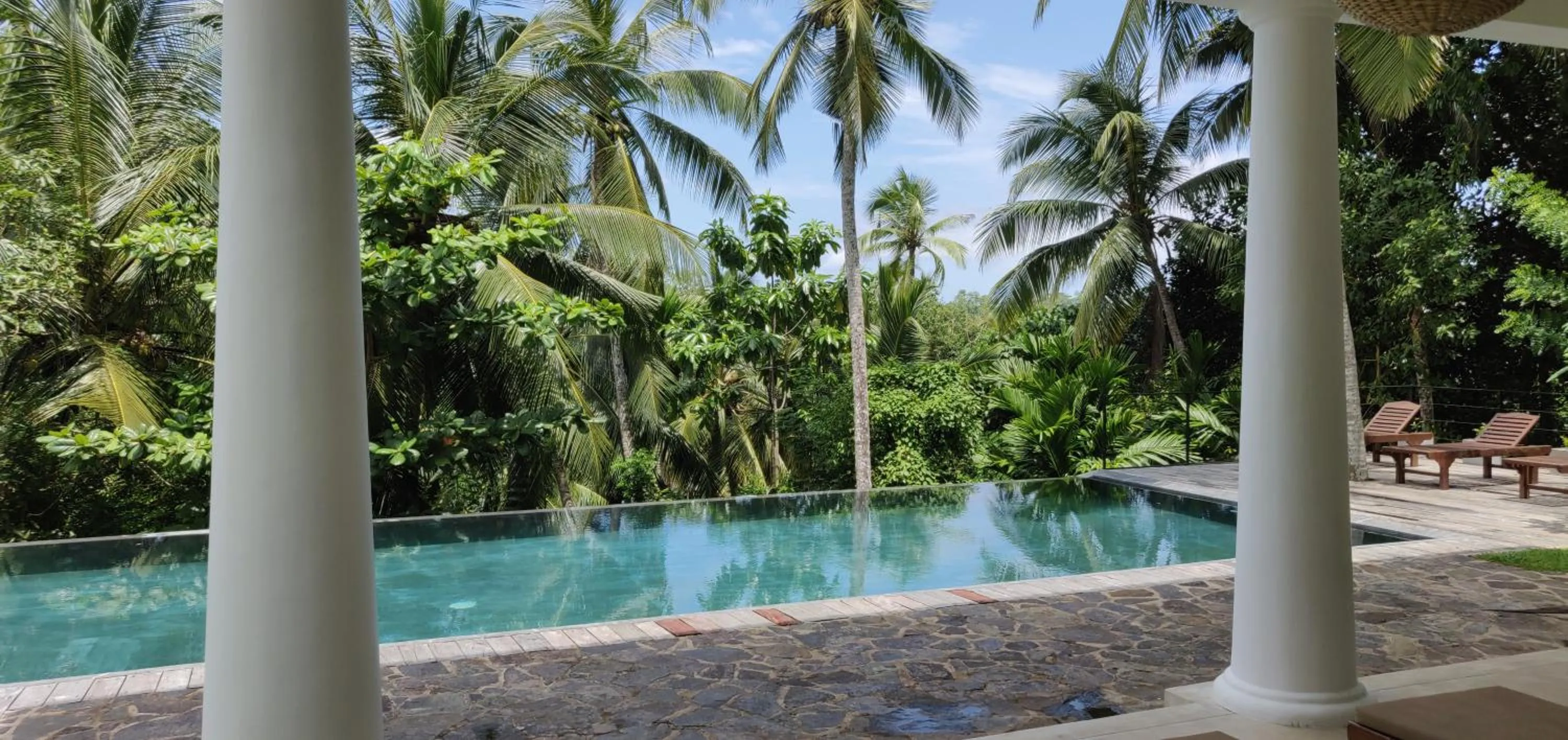Swimming pool in Good Vibes Villas