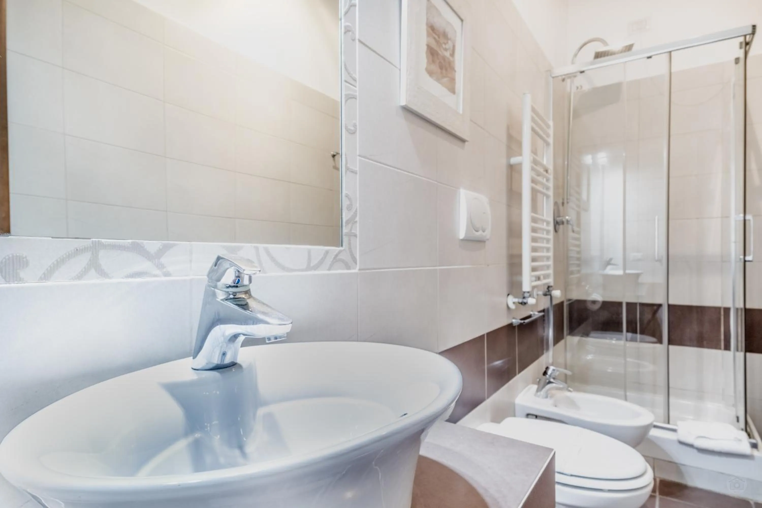 Shower in Vatican City Guest House