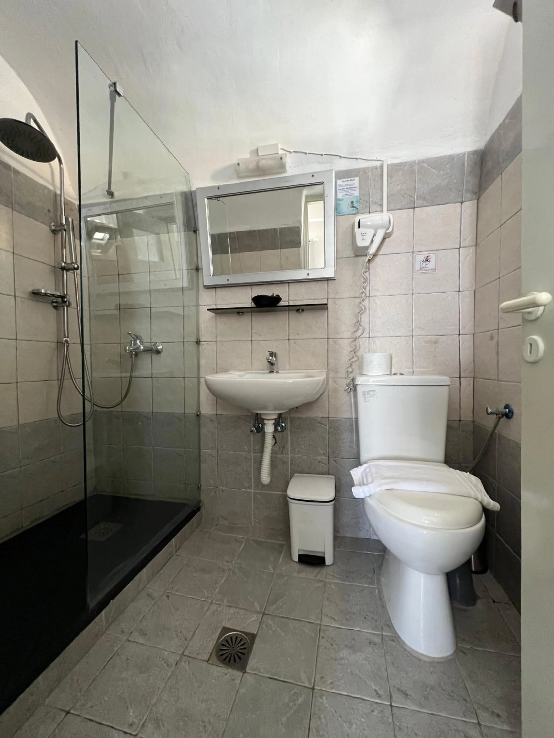 Bathroom in Unique Galini Oia - Adults Only