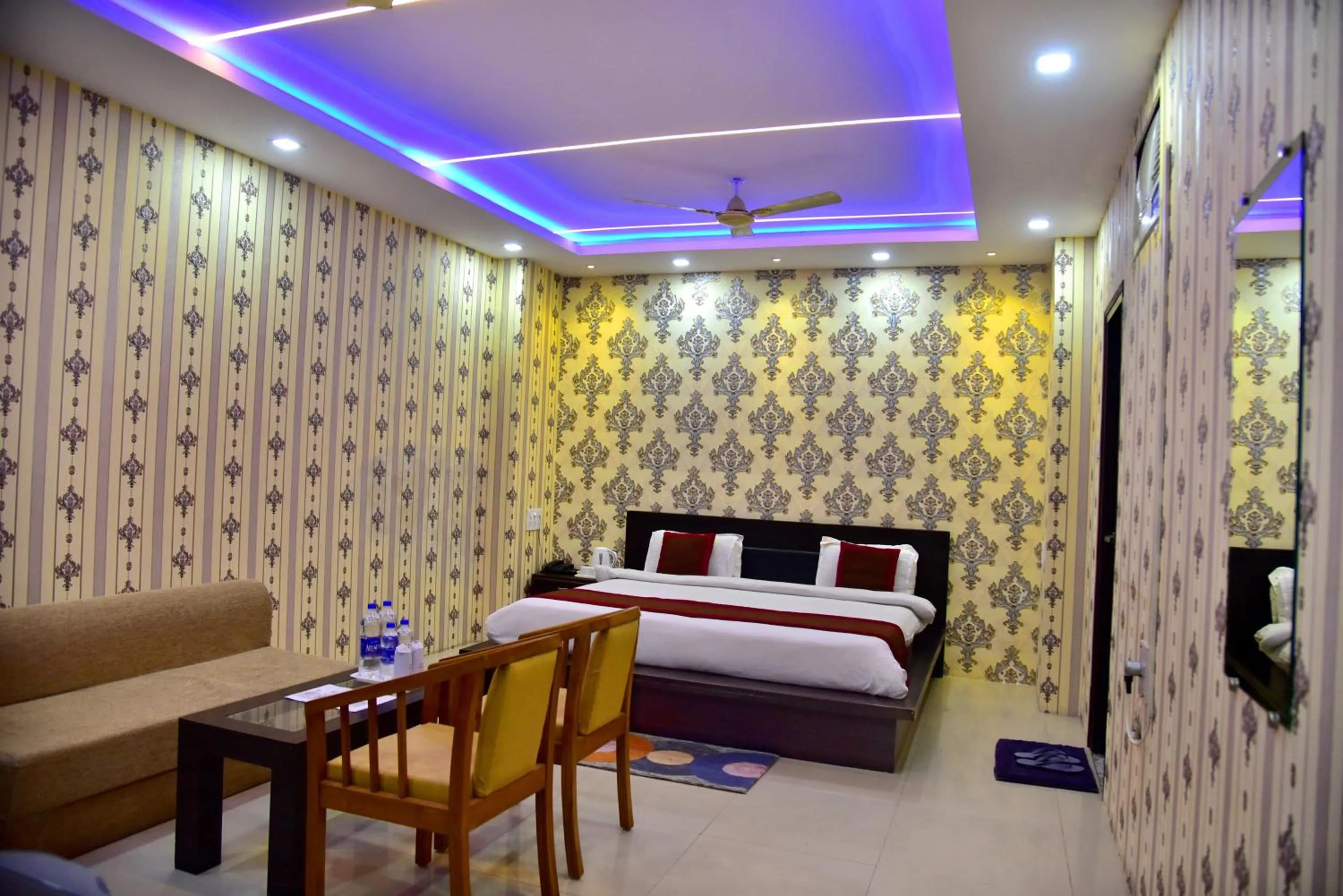 Bed in Hotel Nexus l Hotels In Charbagh Lucknow