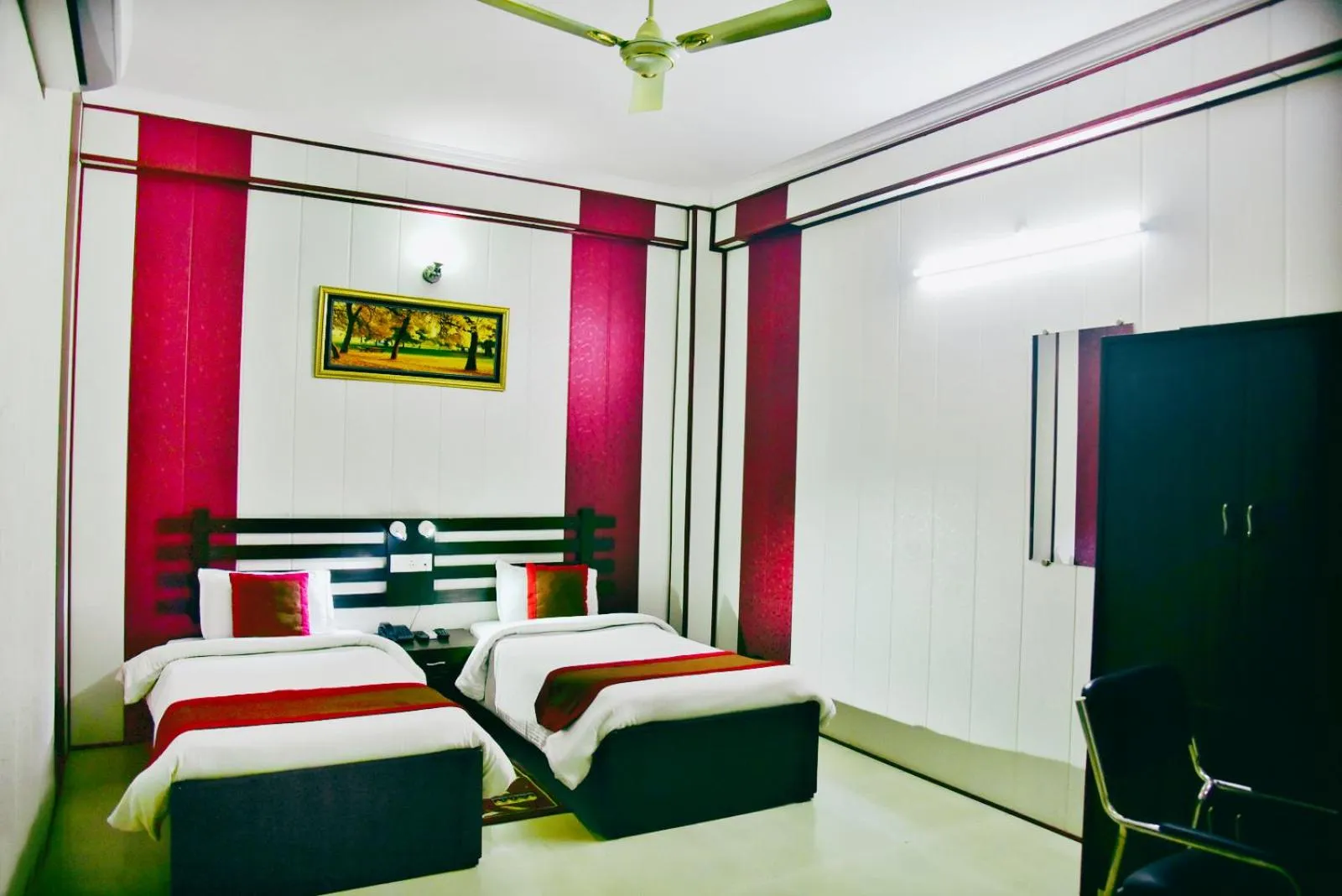 Bed in Hotel Nexus l Hotels In Charbagh Lucknow