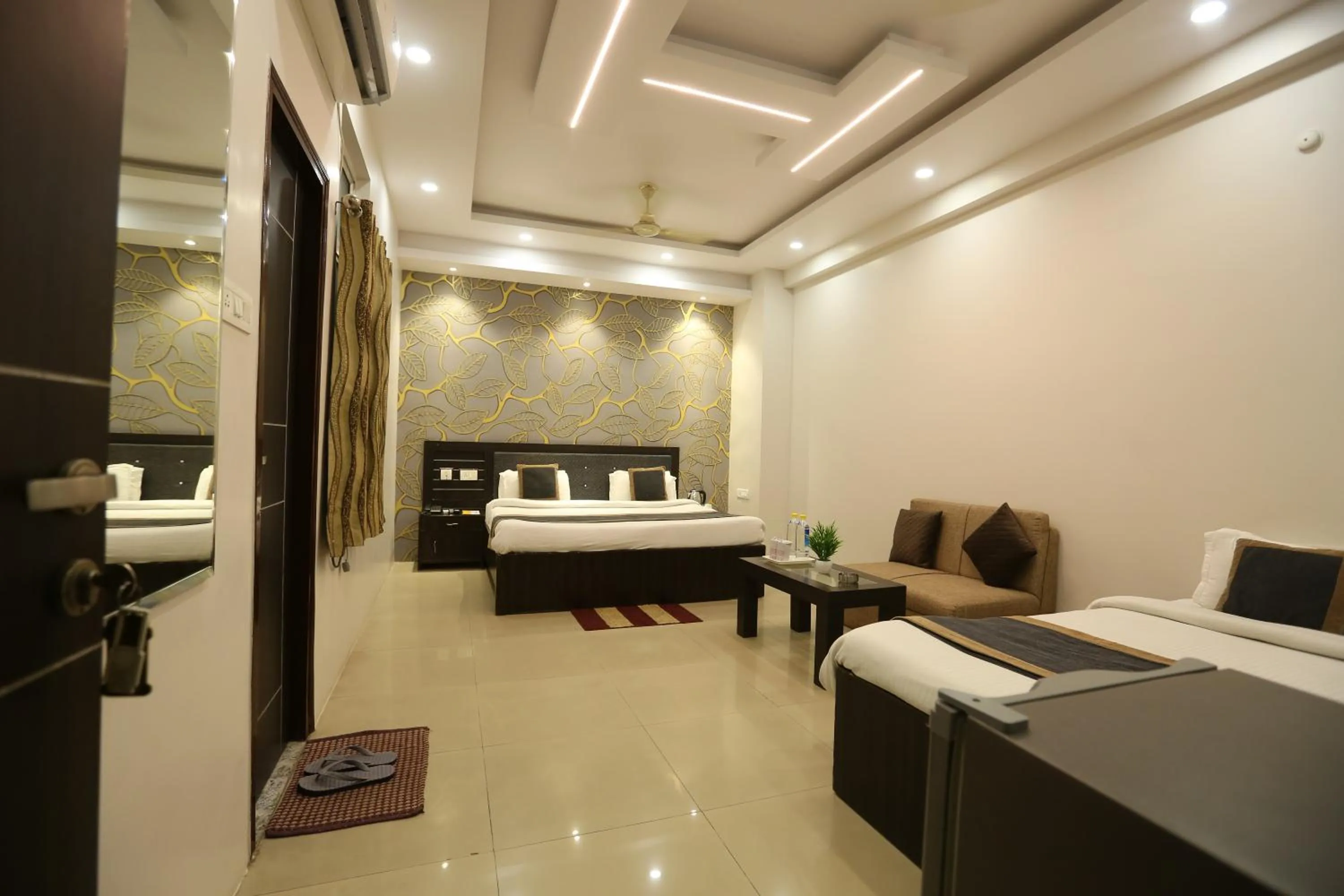 Photo of the whole room, Bed in Hotel Nexus l Hotels In Charbagh Lucknow