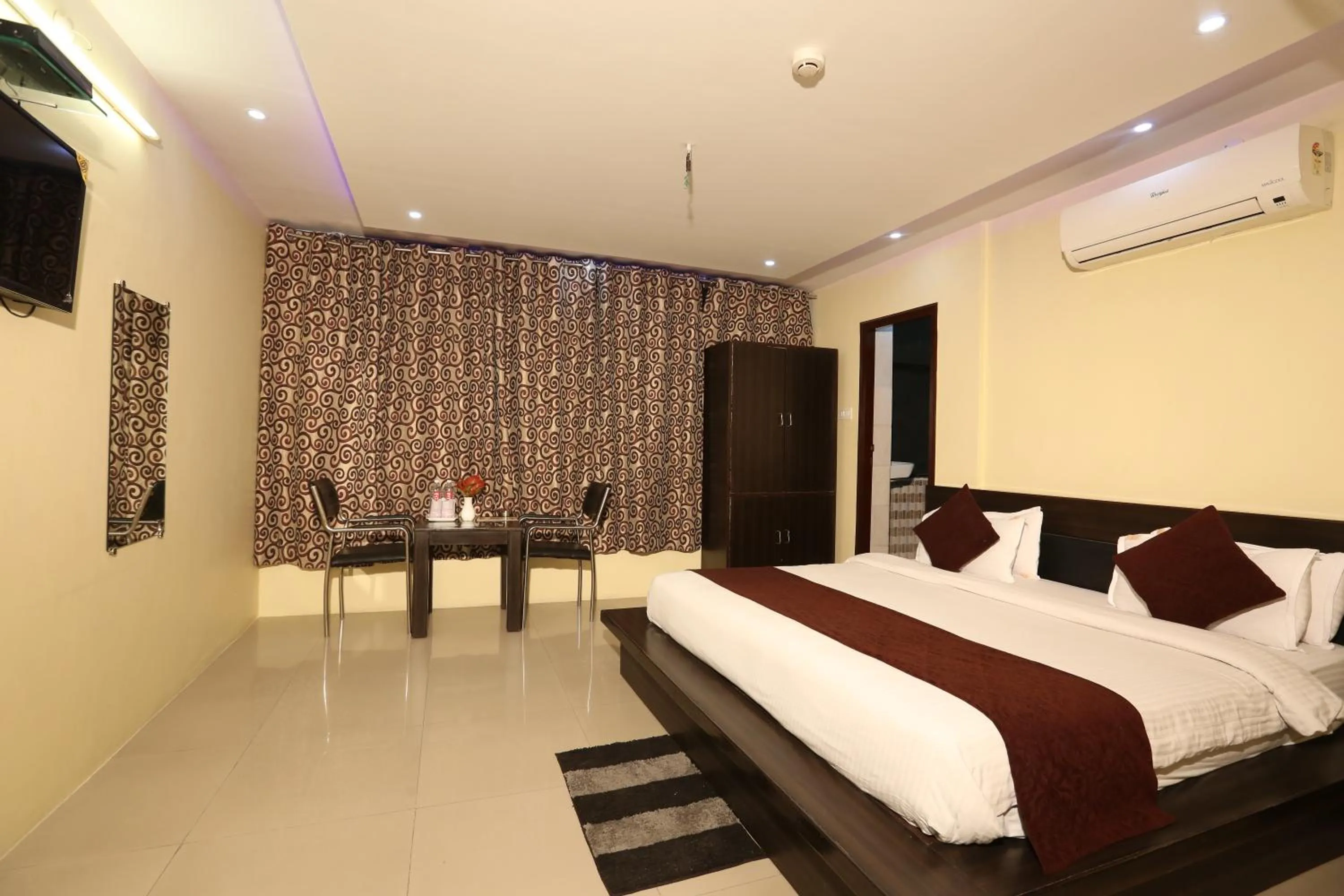 Bed in Hotel Nexus l Hotels In Charbagh Lucknow