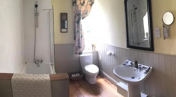 Bathroom in Heron House