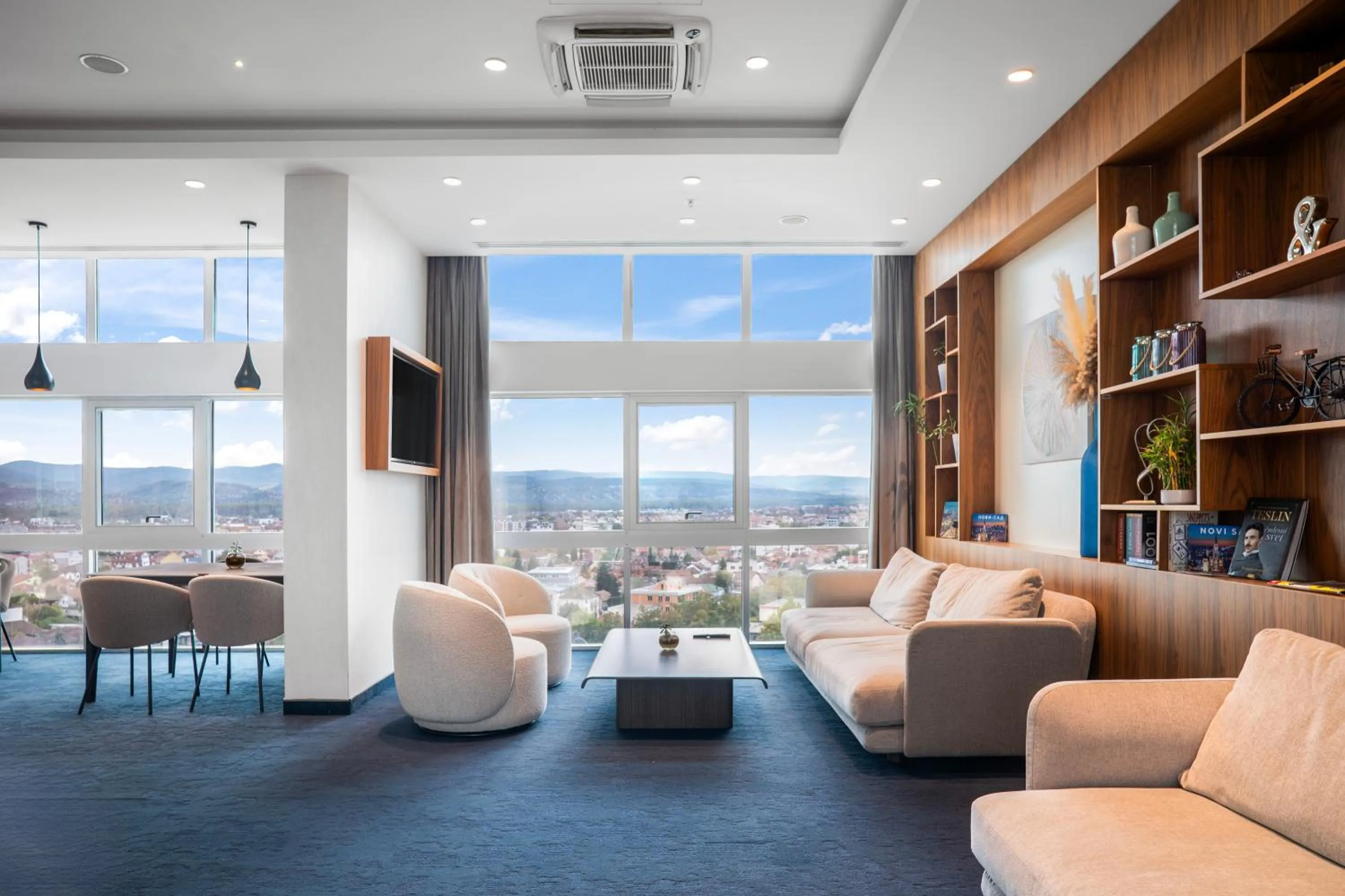 Seating area in Sheraton Novi Sad