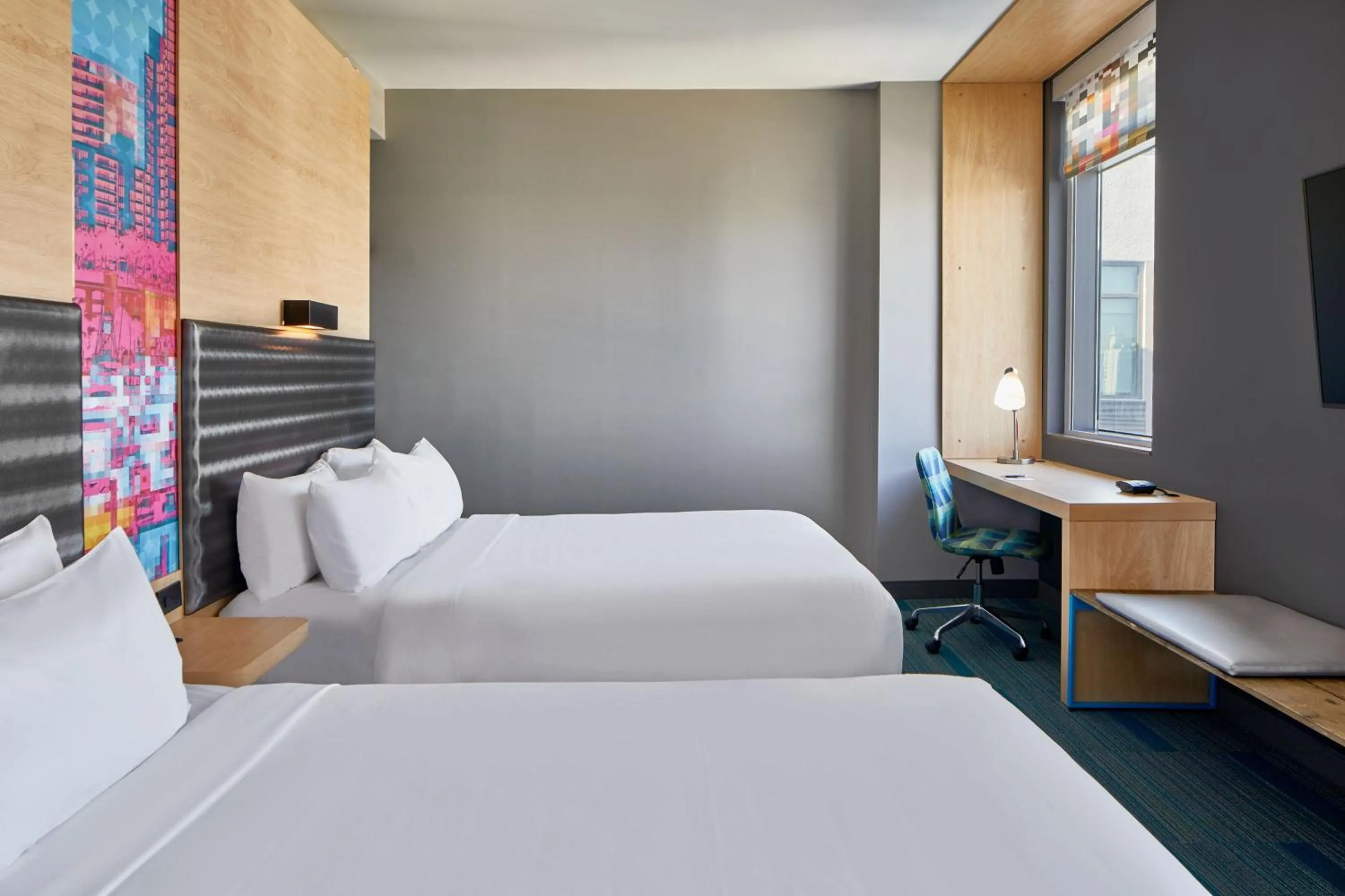 Photo of the whole room, Bed in Aloft Miami Aventura