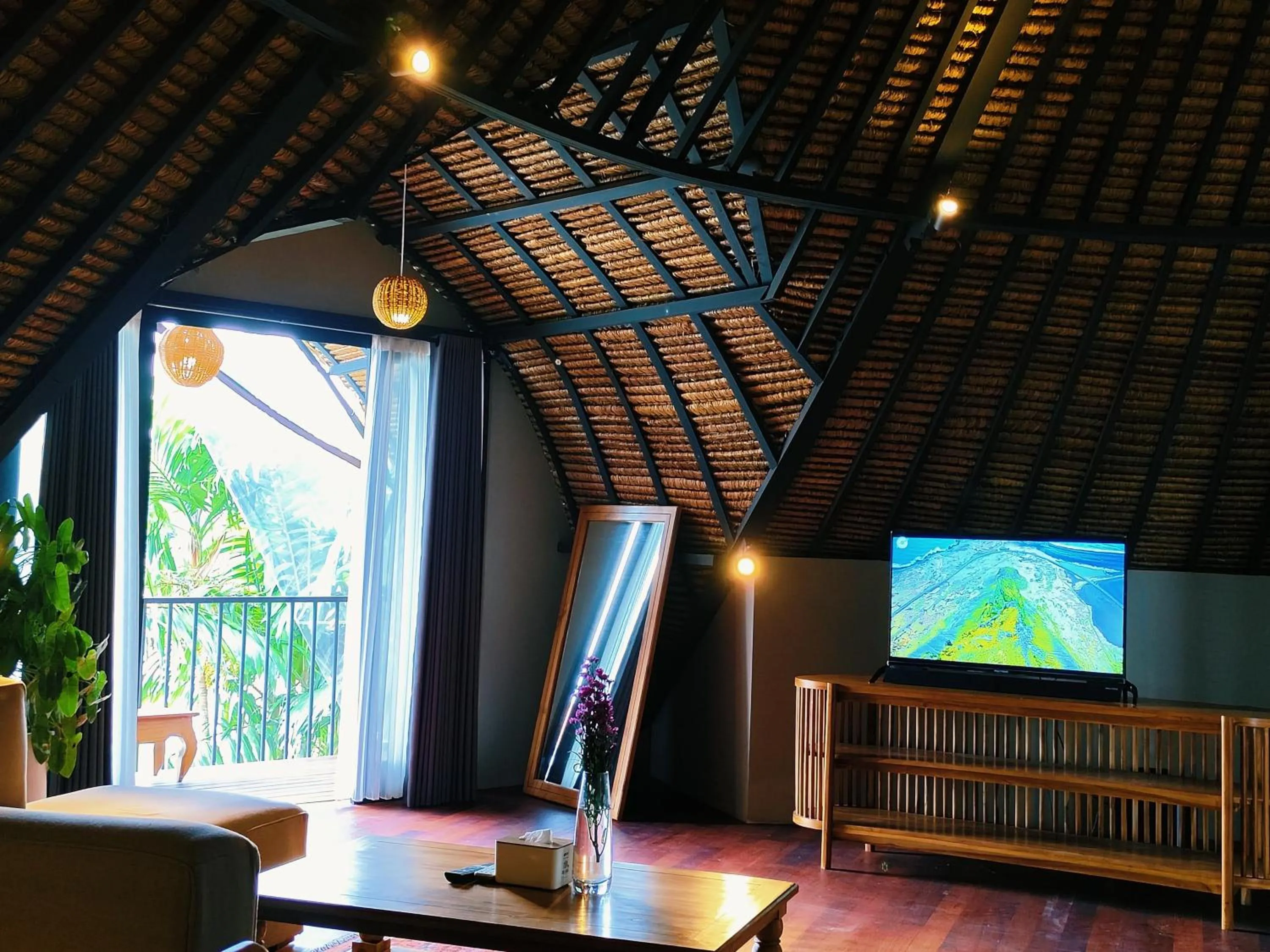Communal lounge/ TV room in SuB Villas Bali