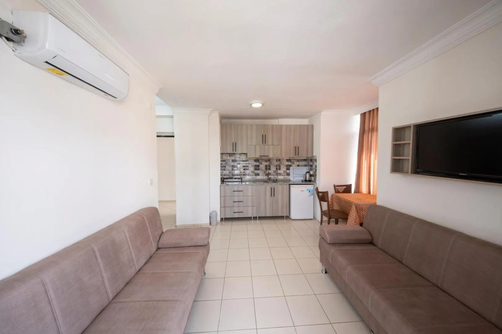 TV and multimedia in Marina Apart Hotel