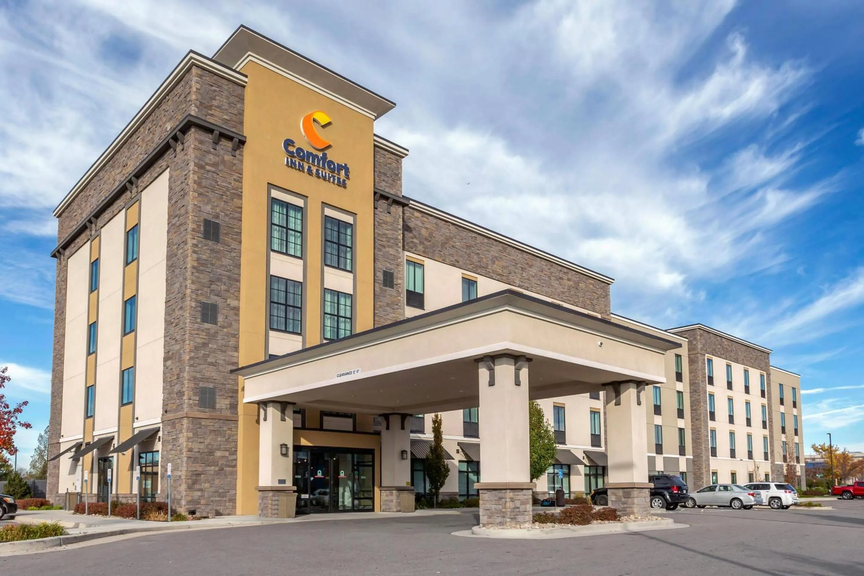 Property building in Comfort Inn & Suites Salt Lake City Airport