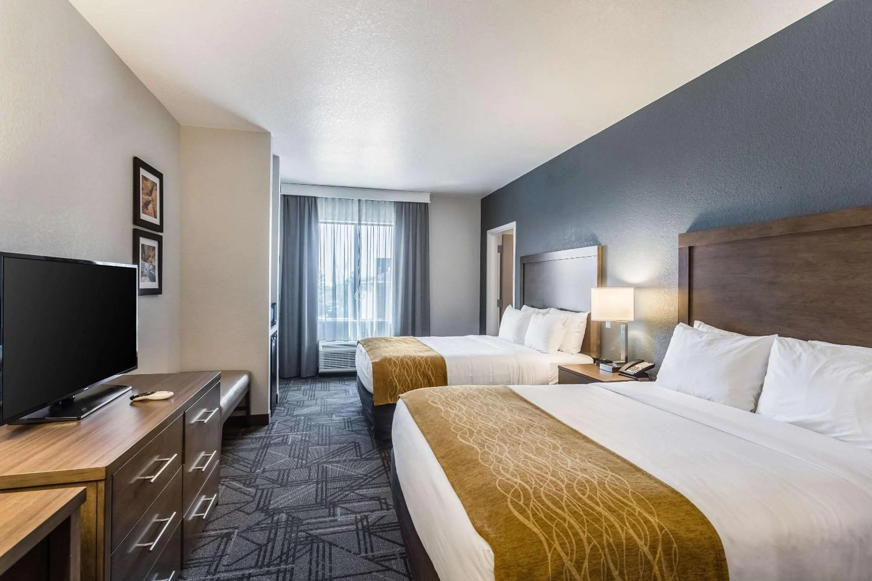 Bedroom, Bed in Comfort Inn & Suites Salt Lake City Airport