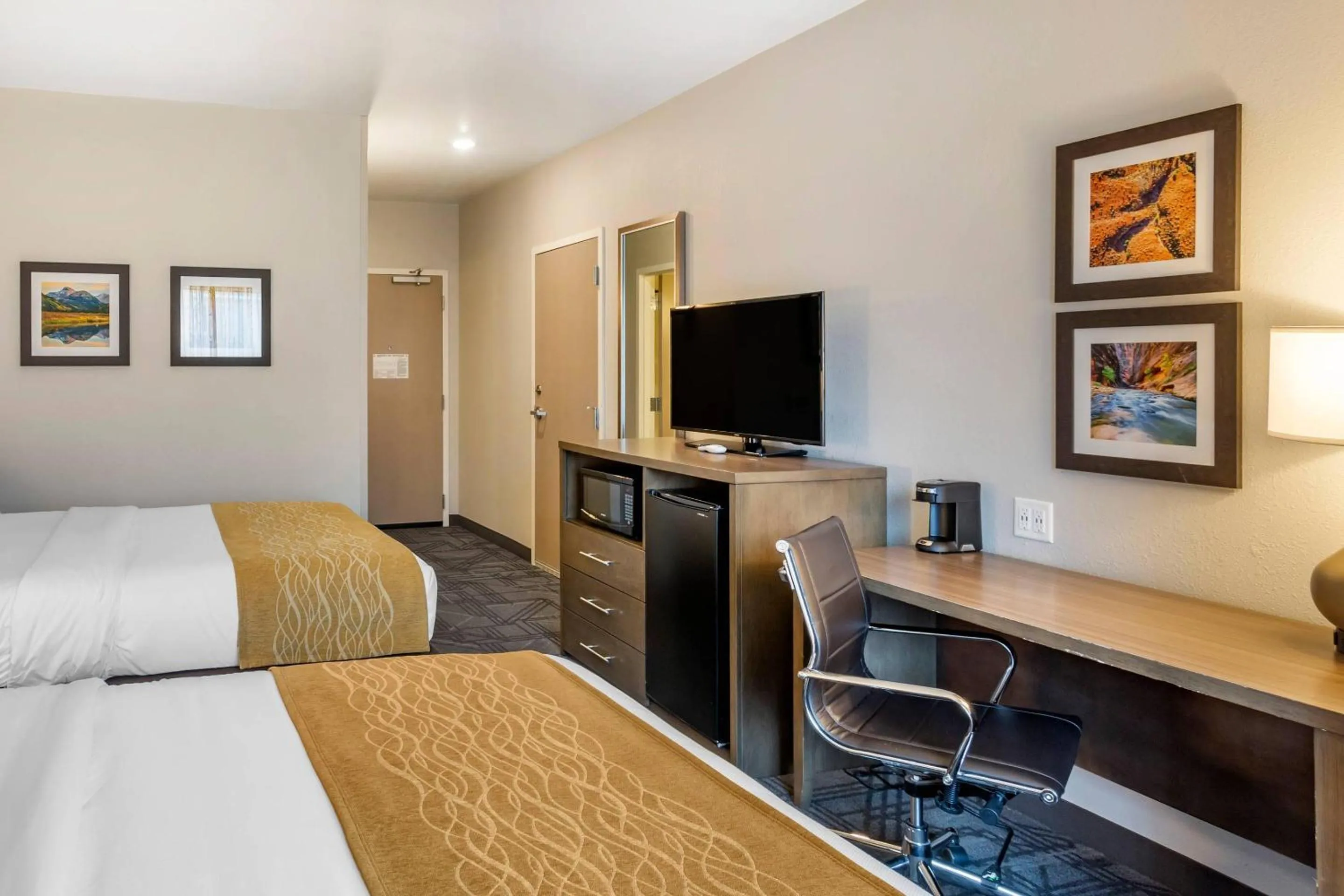 Bedroom, Bed in Comfort Inn & Suites Salt Lake City Airport