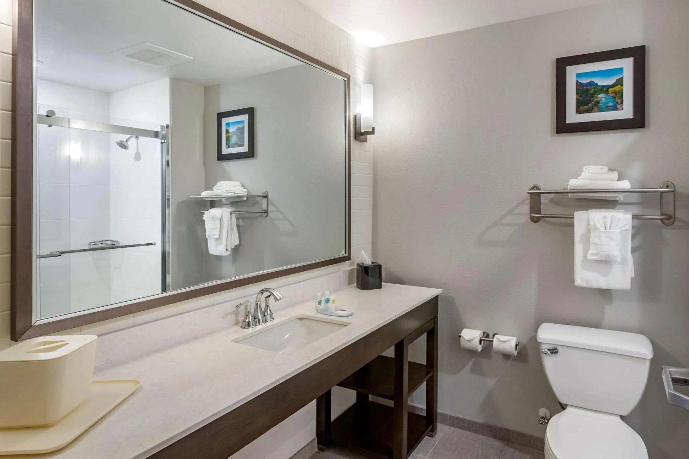 Bedroom in Comfort Inn & Suites Salt Lake City Airport