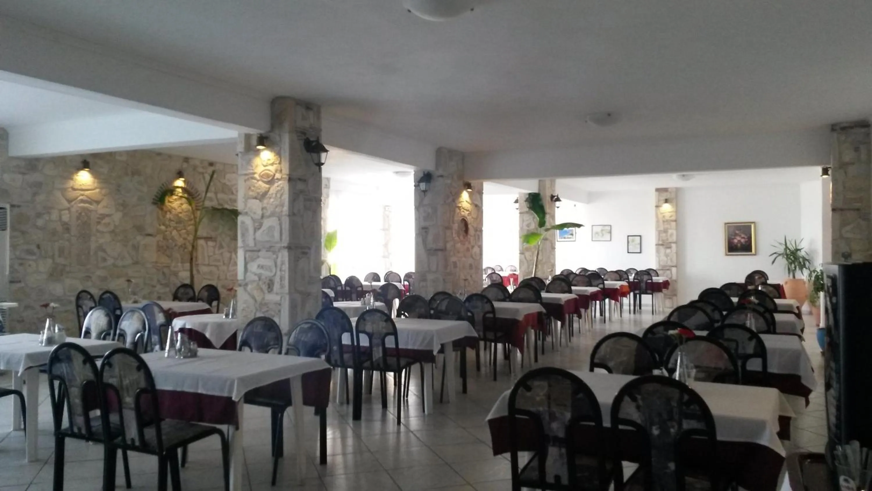 Restaurant/places to eat in Hilltop