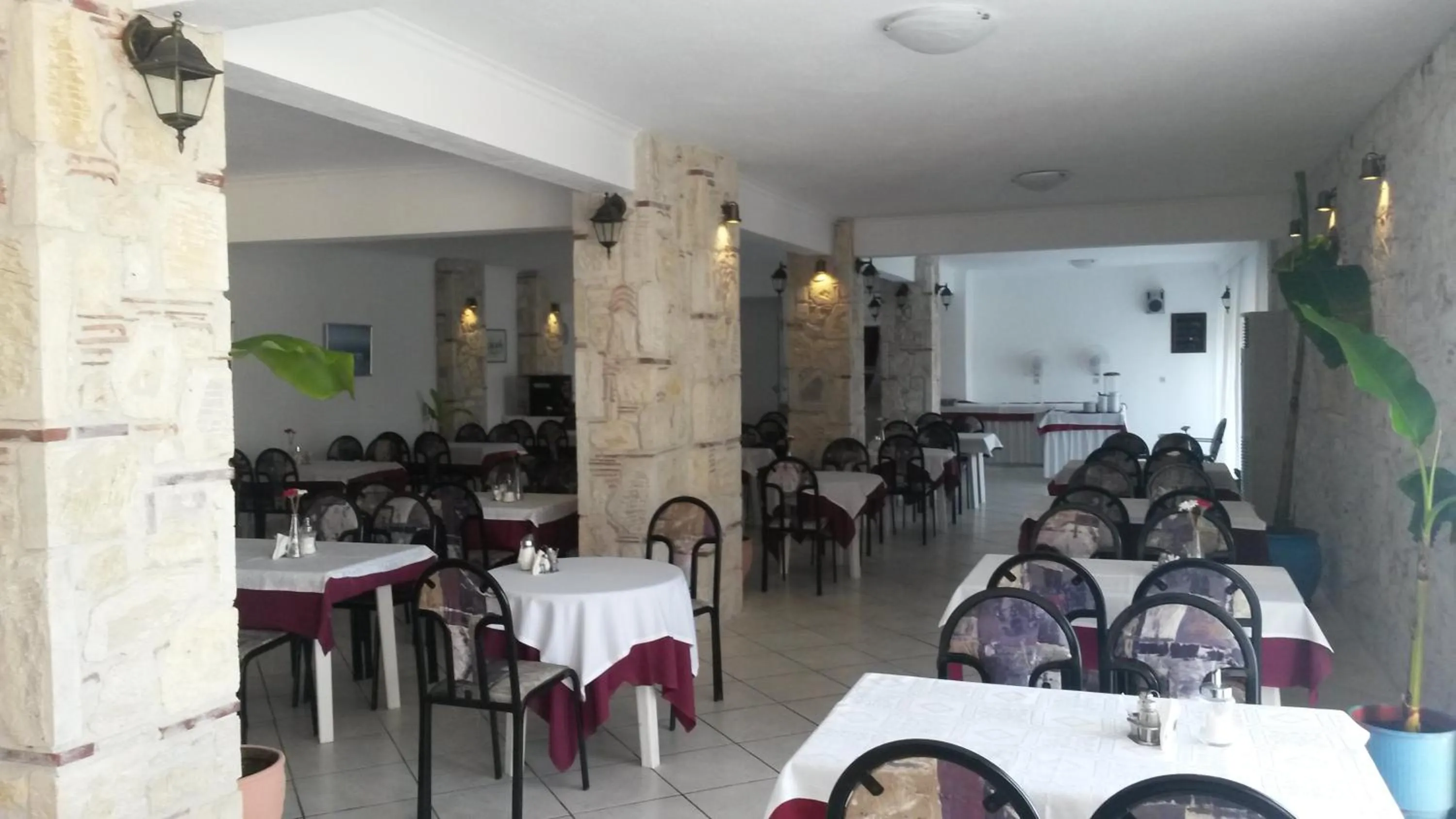 Restaurant/places to eat in Hilltop