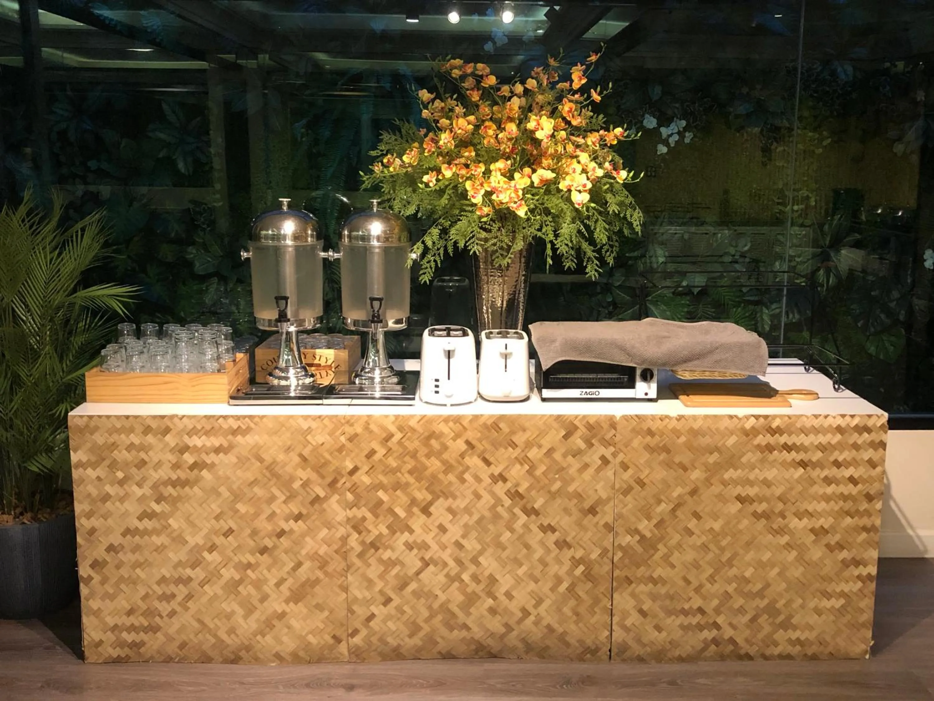 Breakfast in Romance Hotel Sukhumvit 97