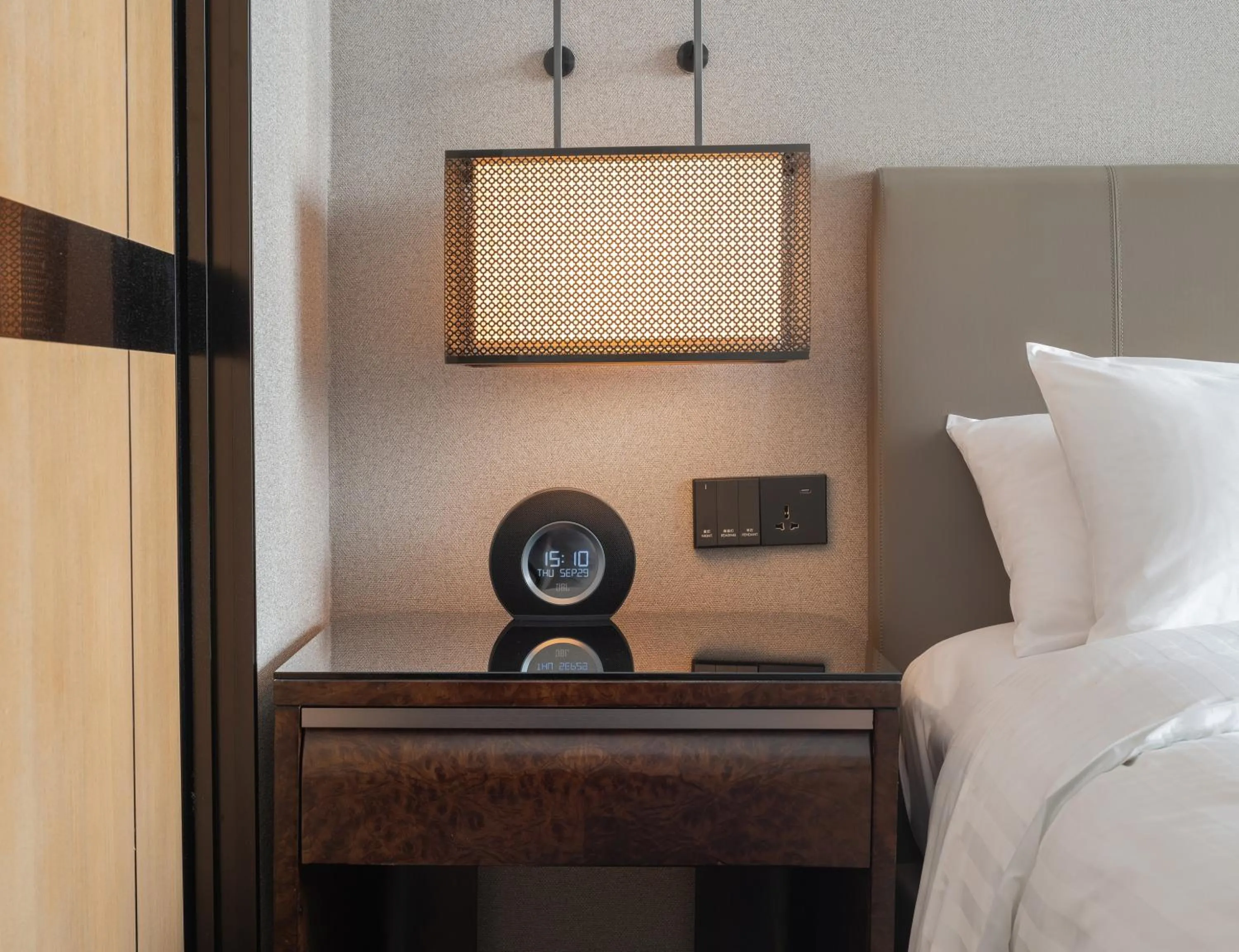 Bed in Marriott Nanjing South Hotel