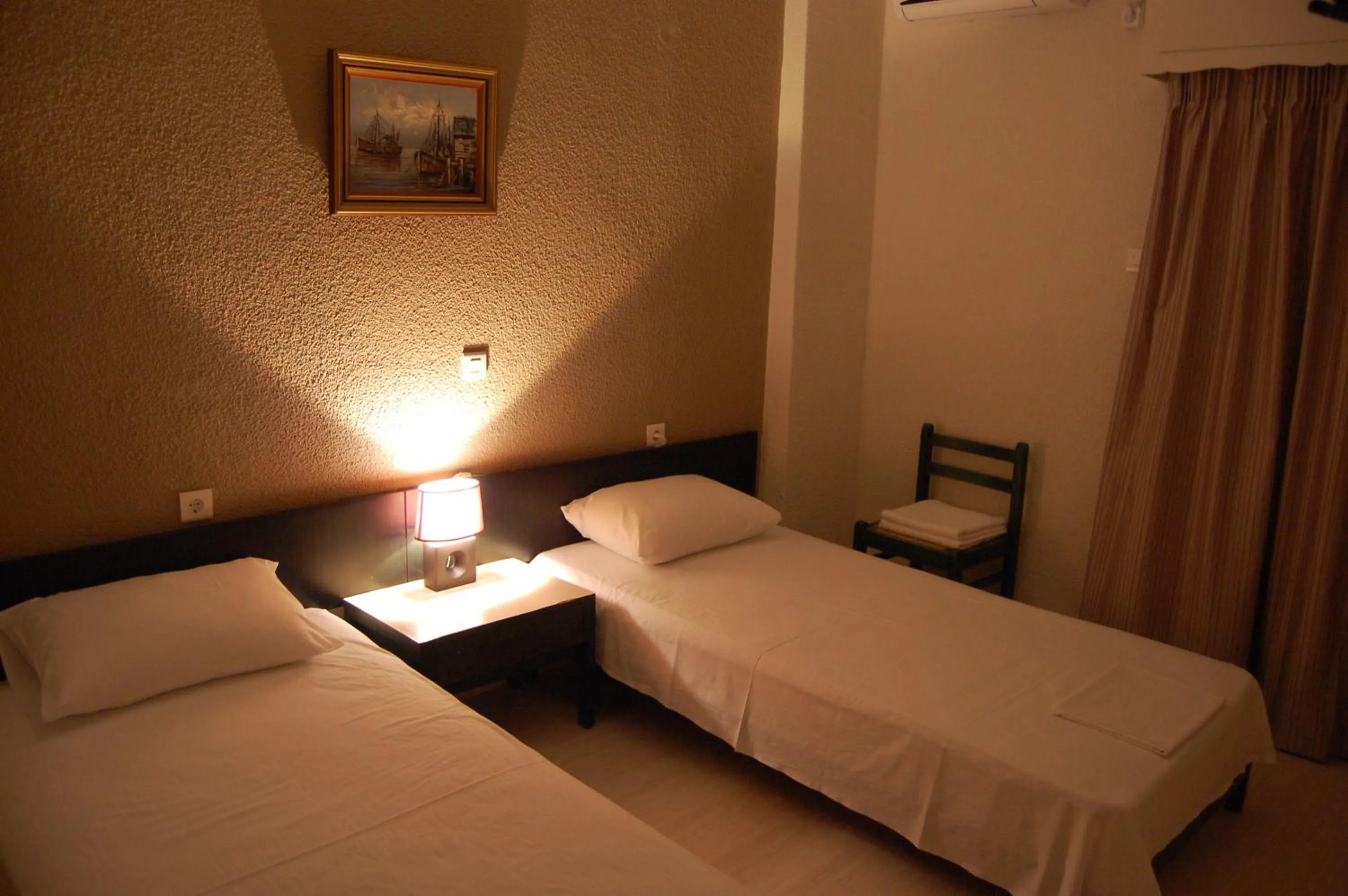 Bedroom, Bed in Hotel Antirriο
