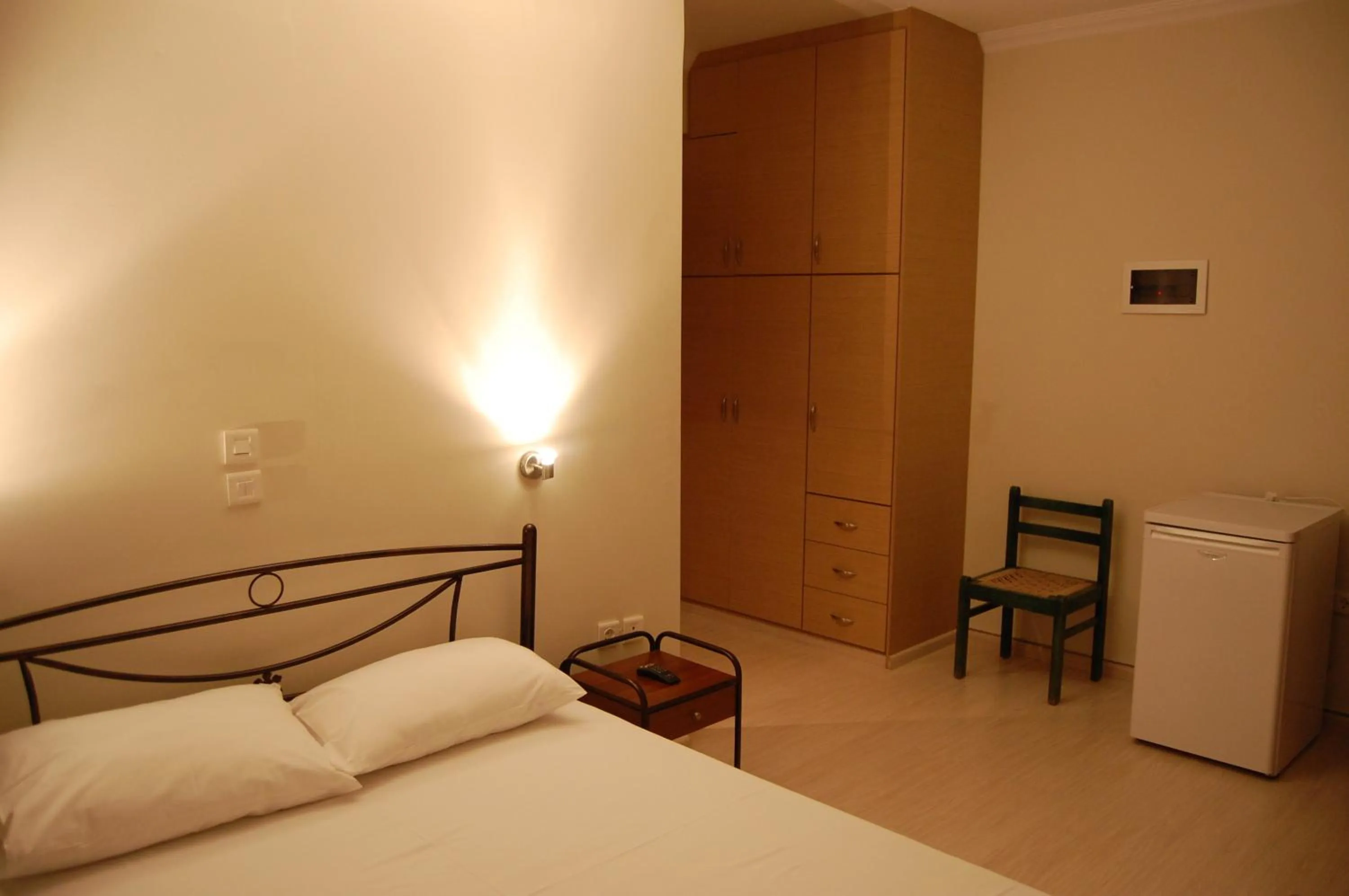 Bedroom, Bed in Hotel Antirriο