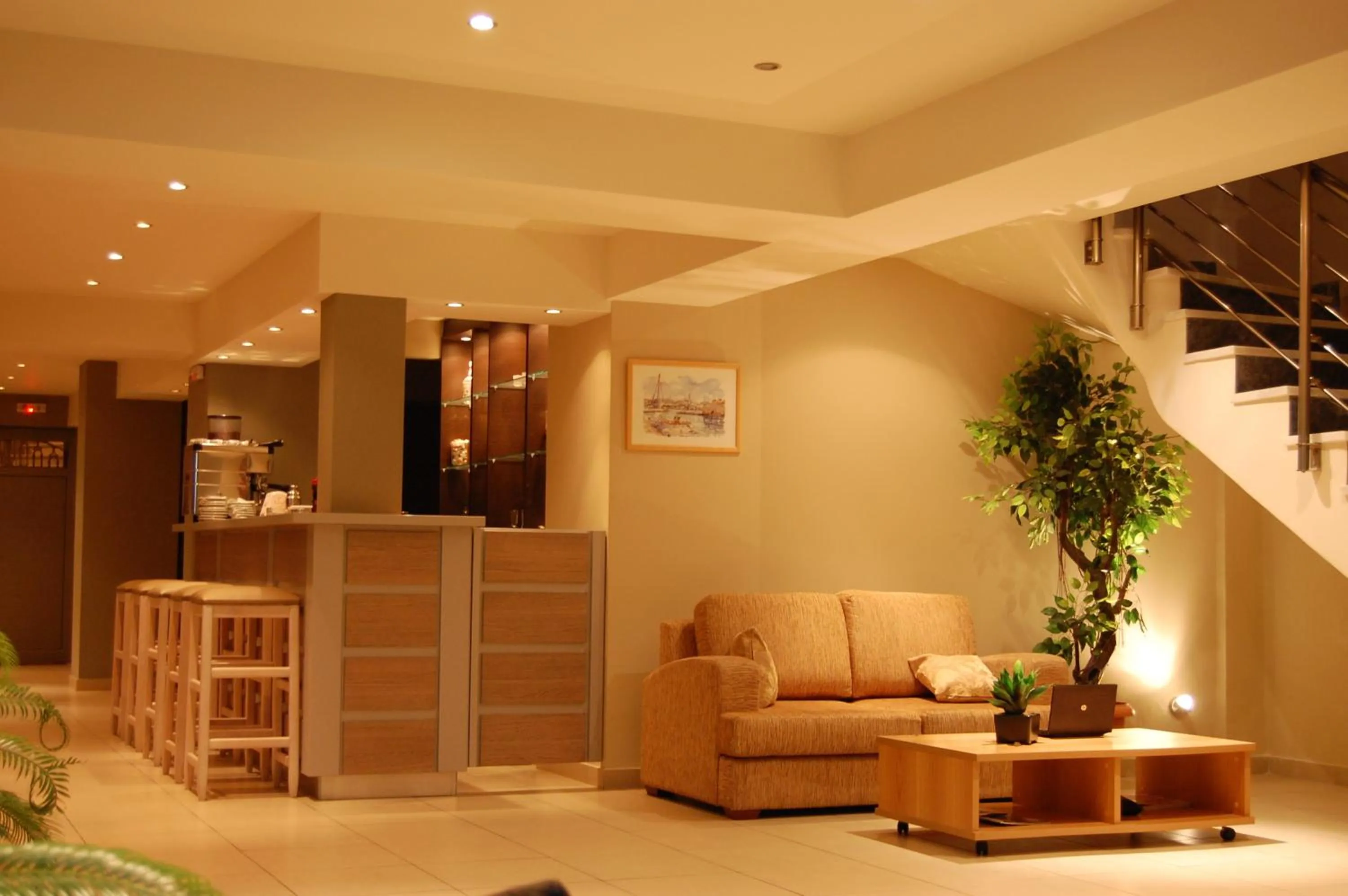 Lounge or bar in Hotel Antirriο