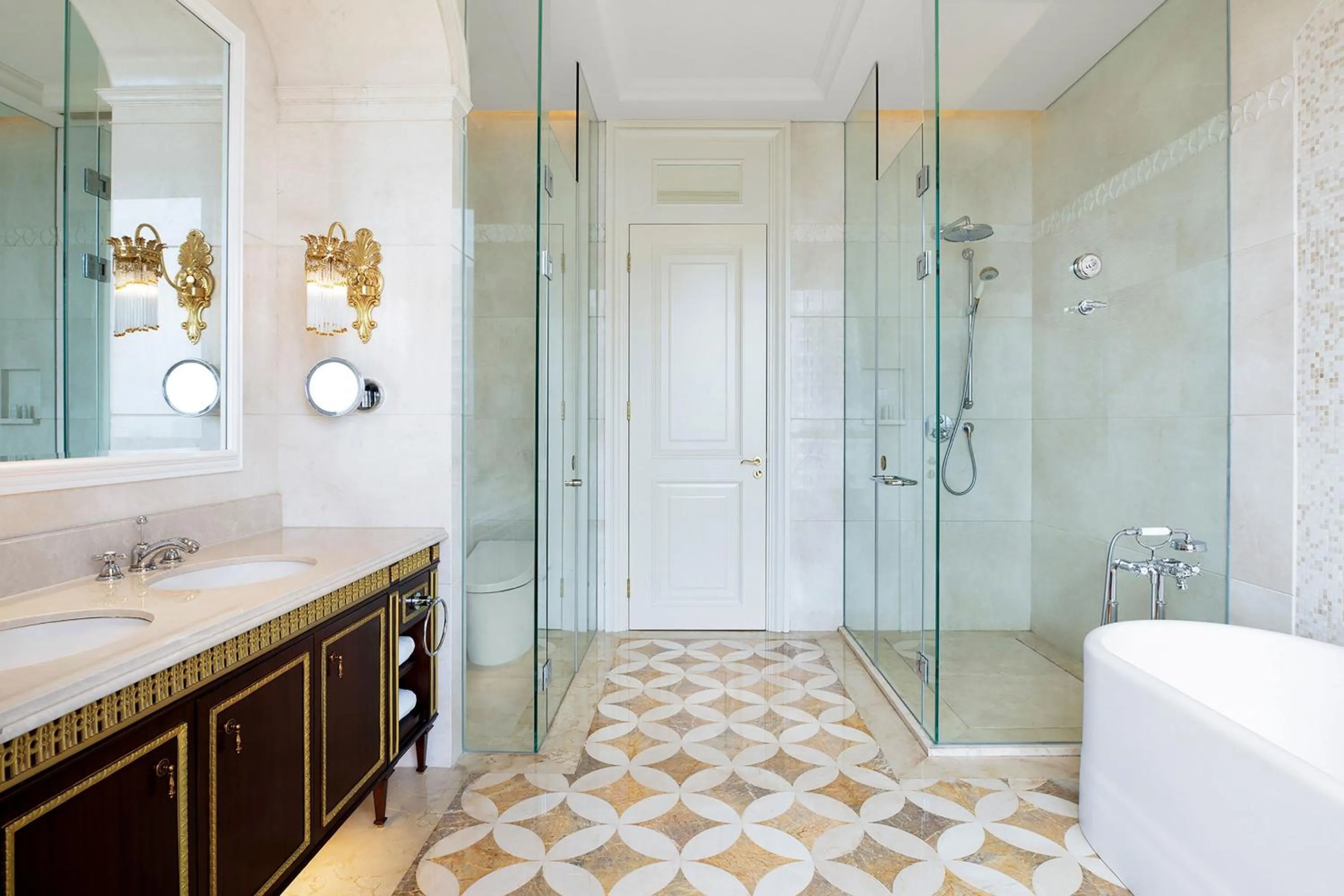 Bathroom in Delta Hotels by Marriott Shanghai Baoshan