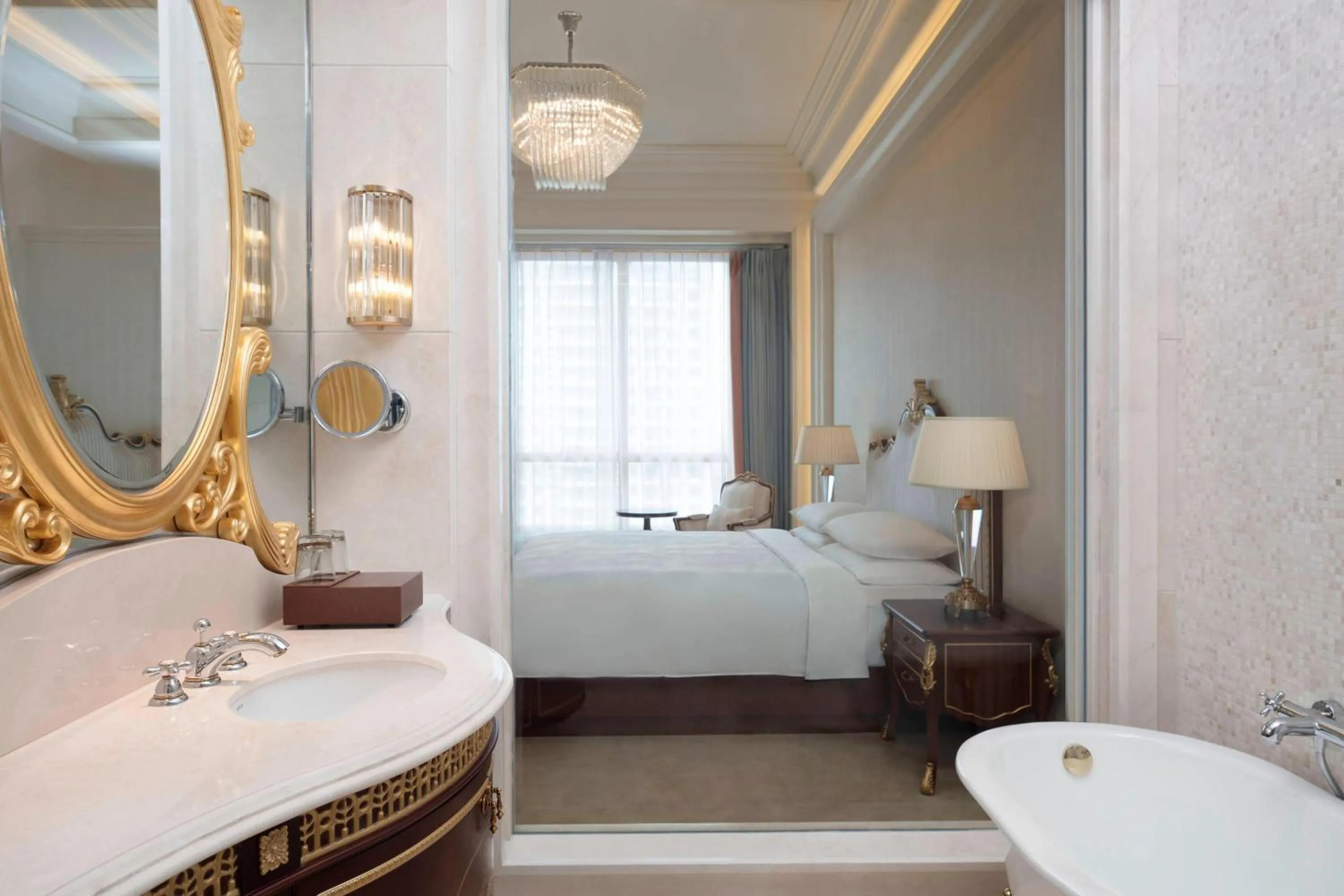 Bathroom, Bed in Delta Hotels by Marriott Shanghai Baoshan