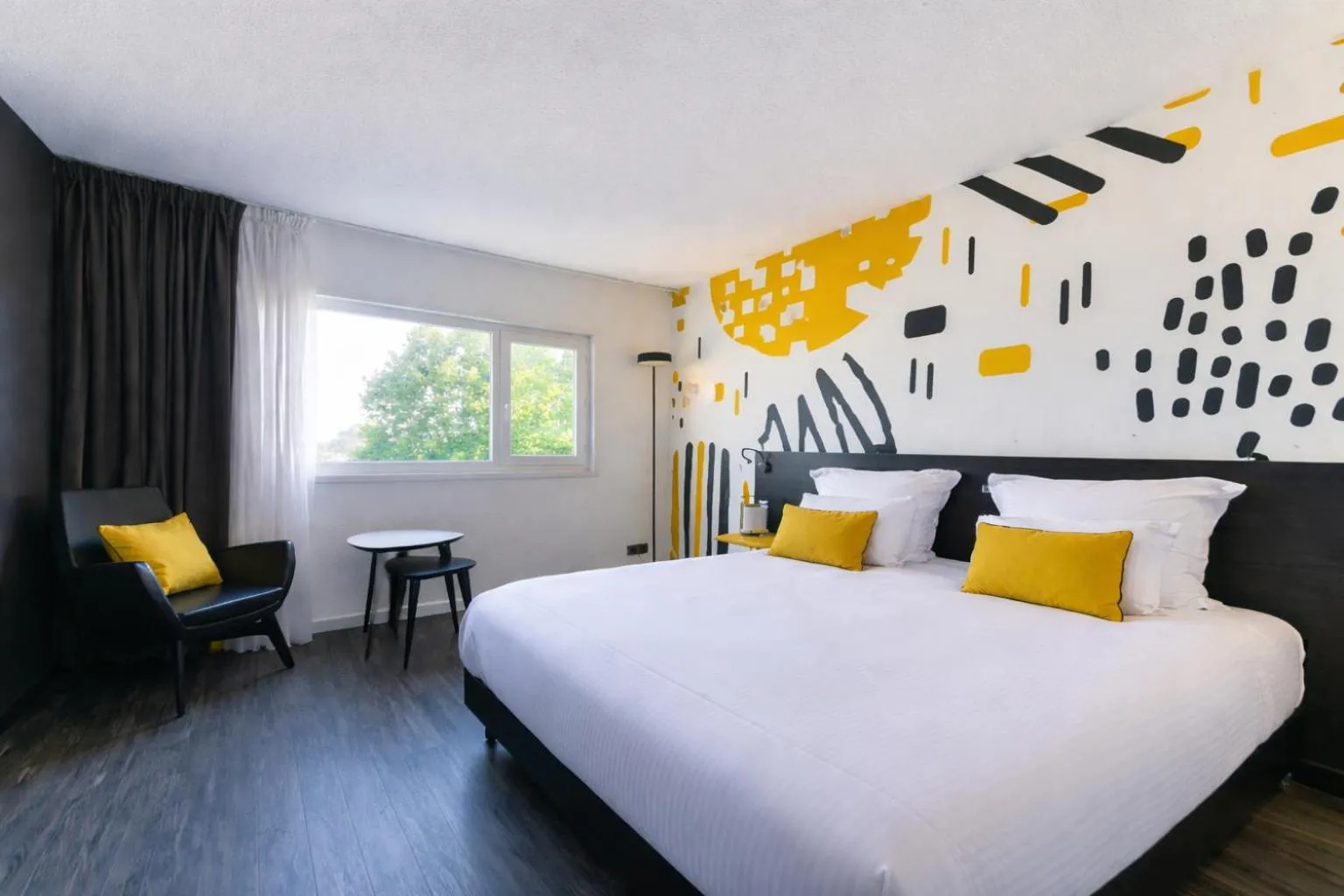 Bed in Golden Tulip Roissy Saint Witz