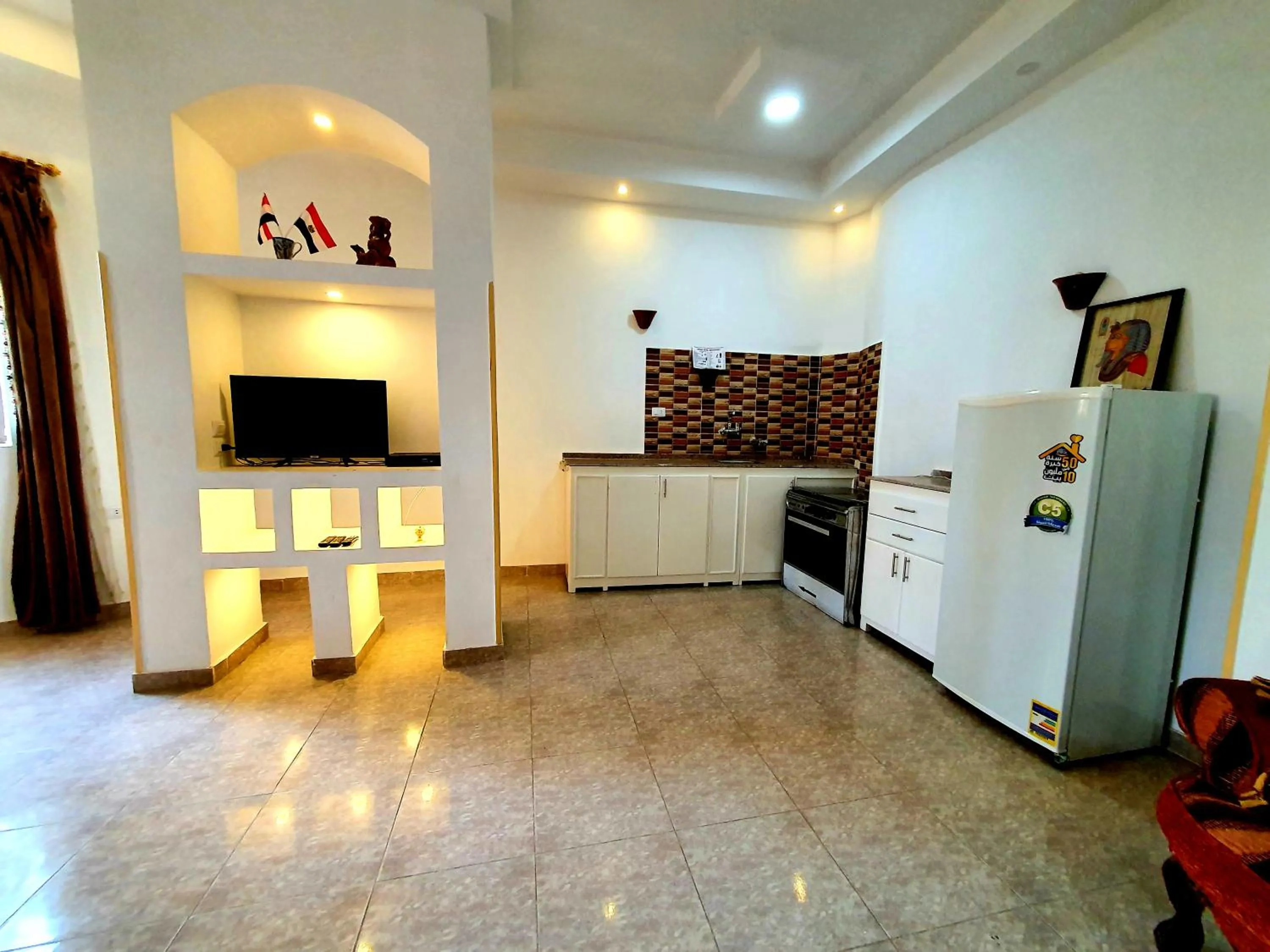 Kitchen or kitchenette in Spring Hotel Luxor