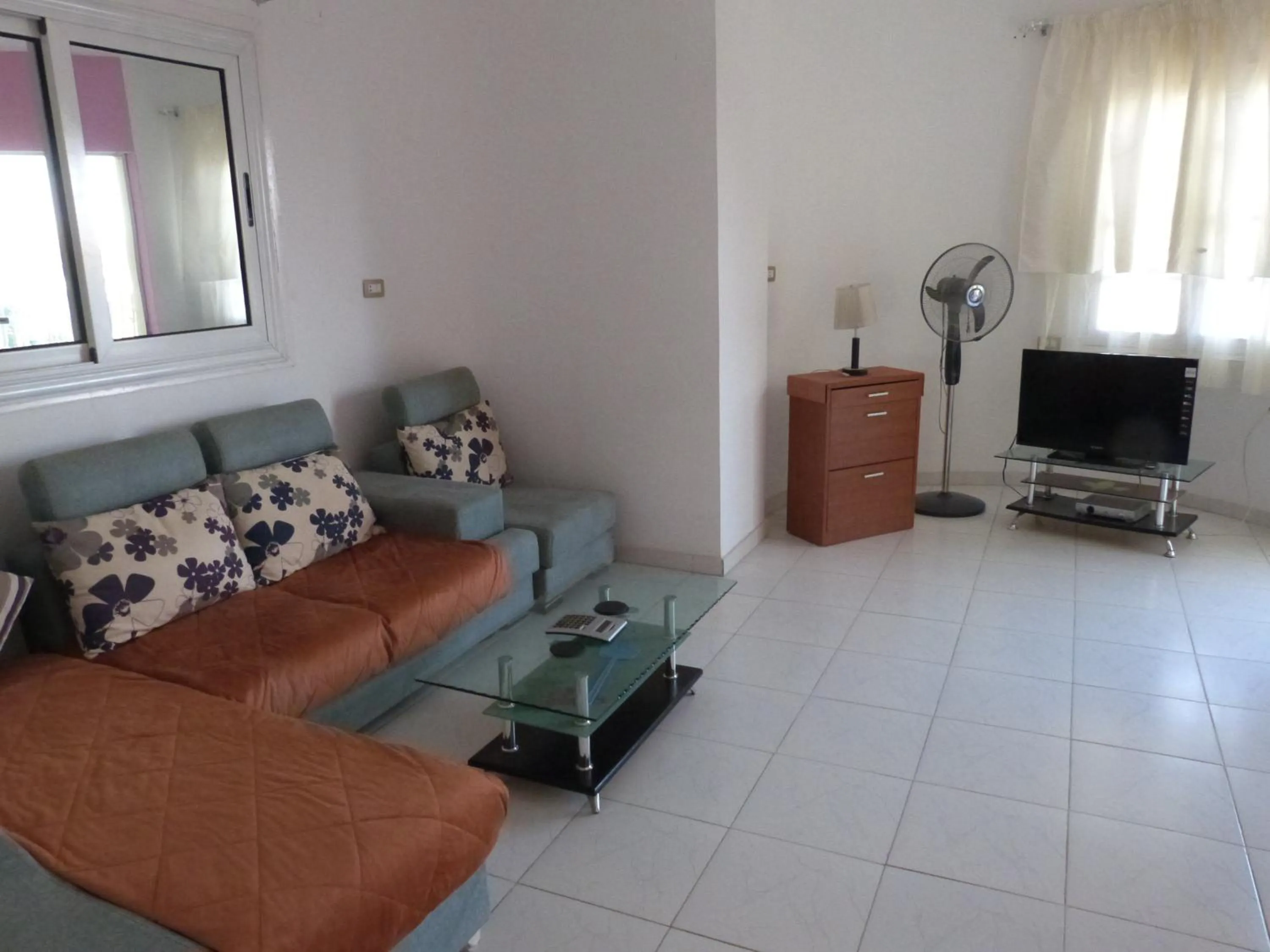 TV and multimedia in Spring Hotel Luxor