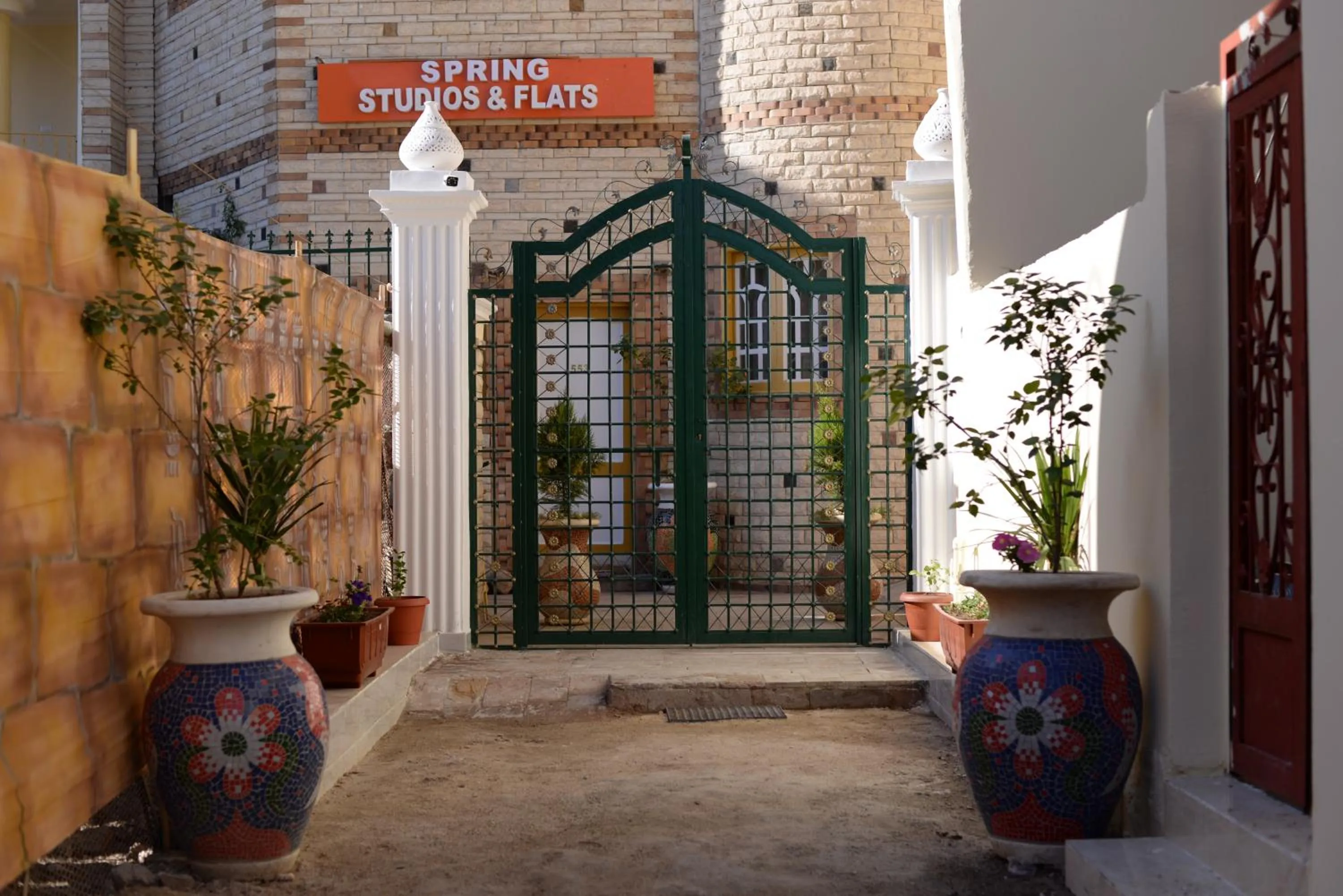 Facade/entrance in Spring Hotel Luxor